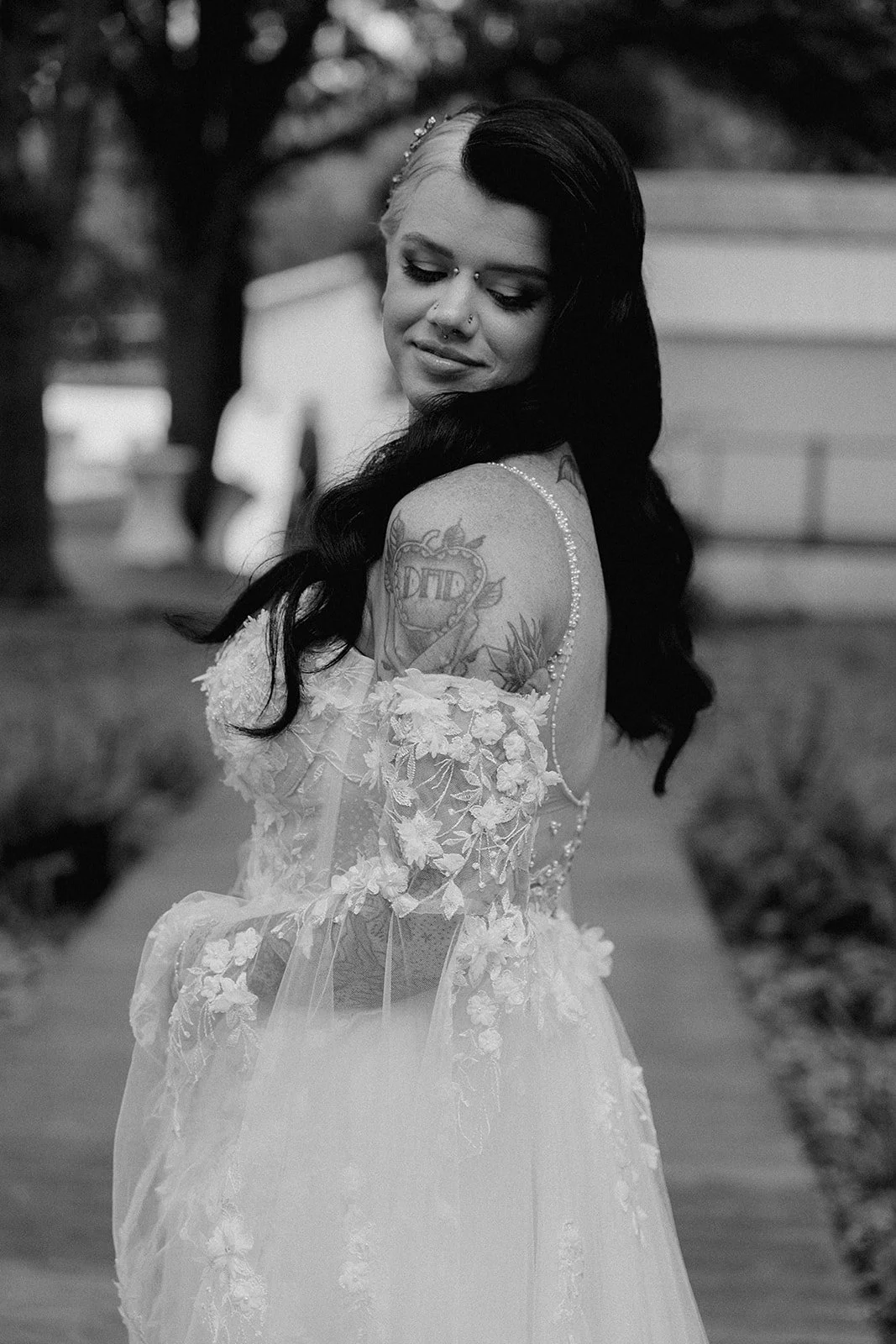 SNEAKPEEK_MAKAYLAEARLPHOTO-43.jpg