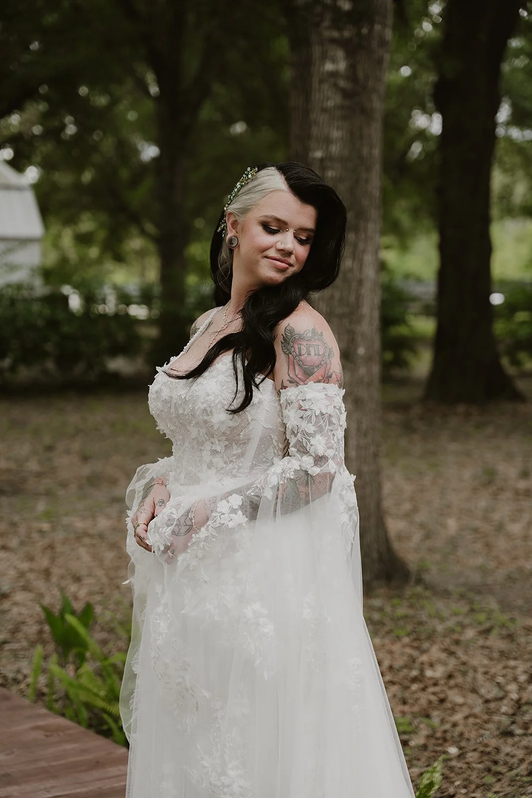 SNEAKPEEK_MAKAYLAEARLPHOTO-44.jpg