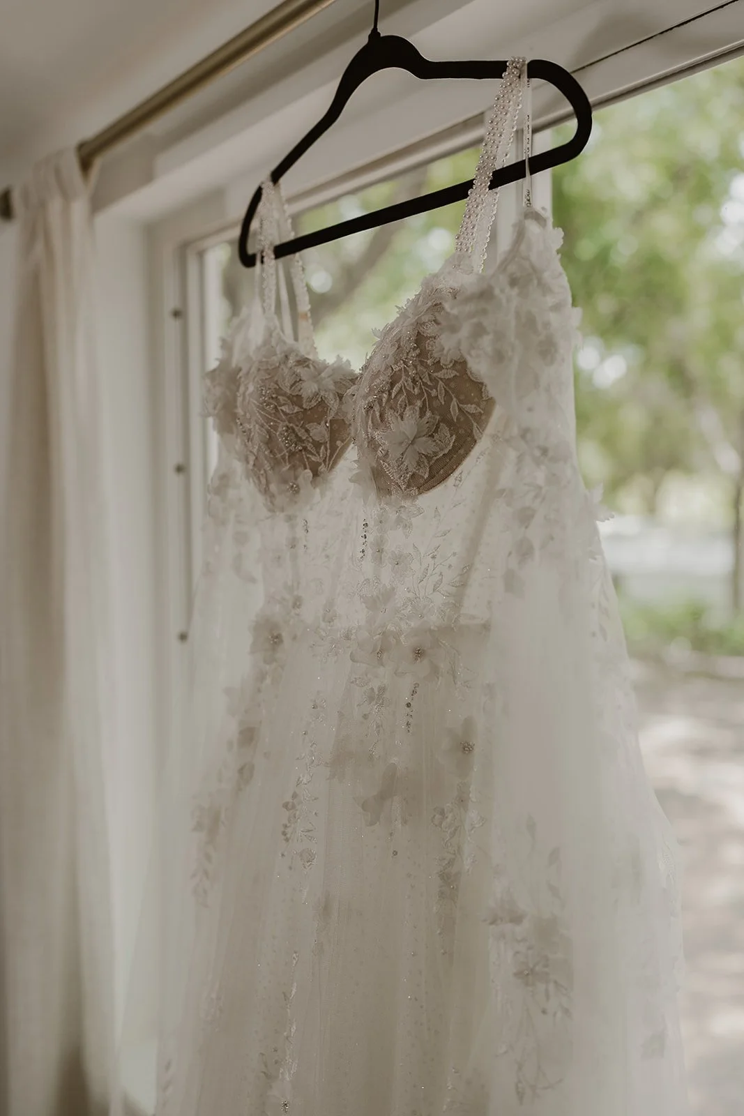 SNEAKPEEK_MAKAYLAEARLPHOTO-26.jpg