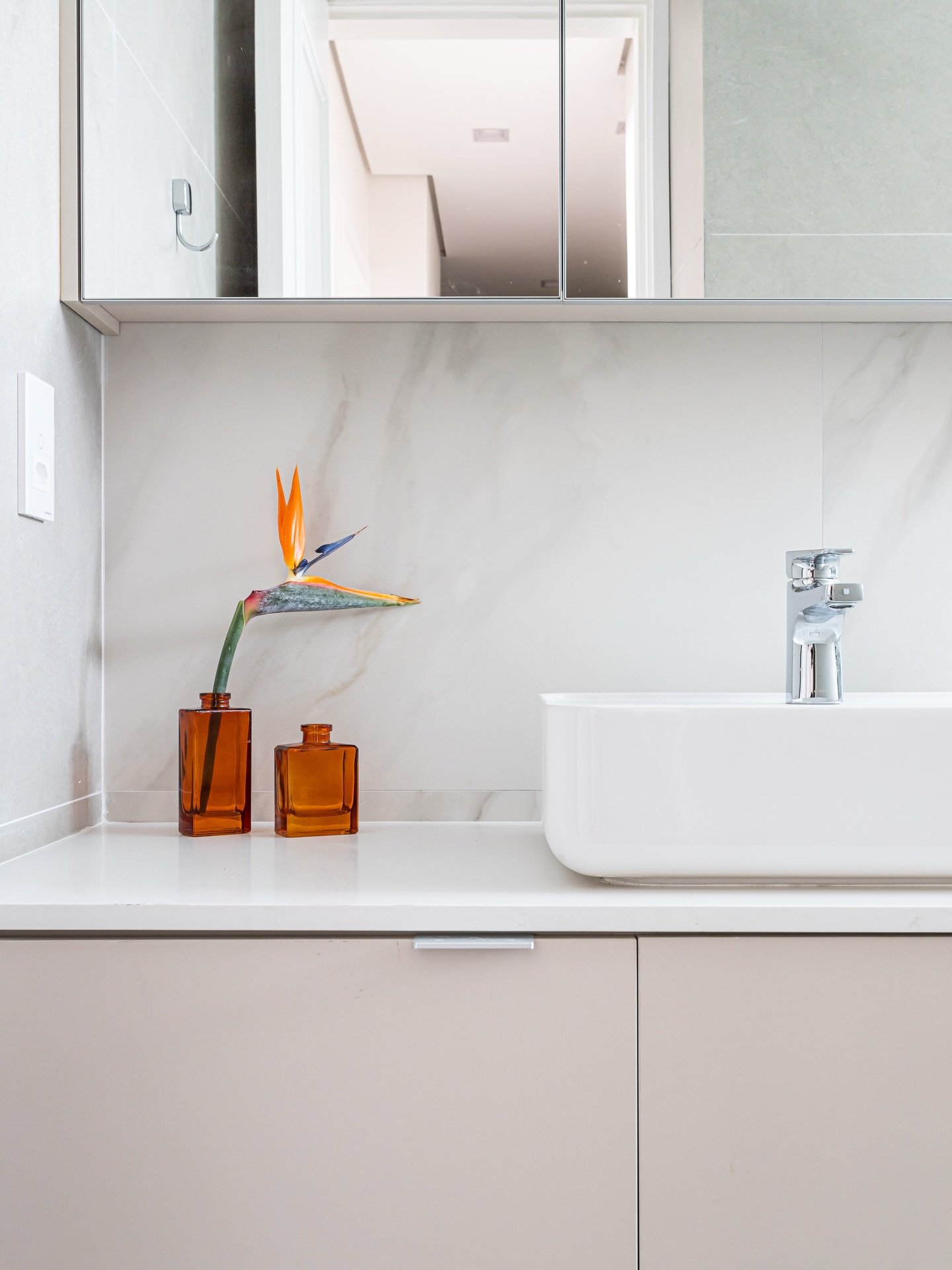 Pausa para apreciar os pequenos detalhes que fazem toda a diferen&ccedil;a. 

Neste projeto, a paleta neutra serve como tela para a vida acontecer. &Eacute; na sutileza que encontramos o verdadeiro luxo.
____________________________________________
C