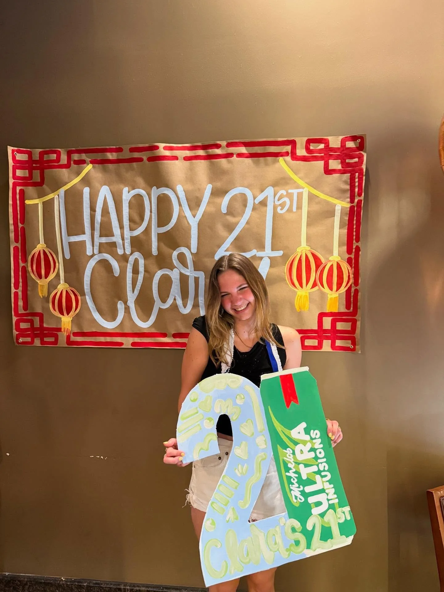 Perfect banner + 21 necklace💞 link in bio to order😇