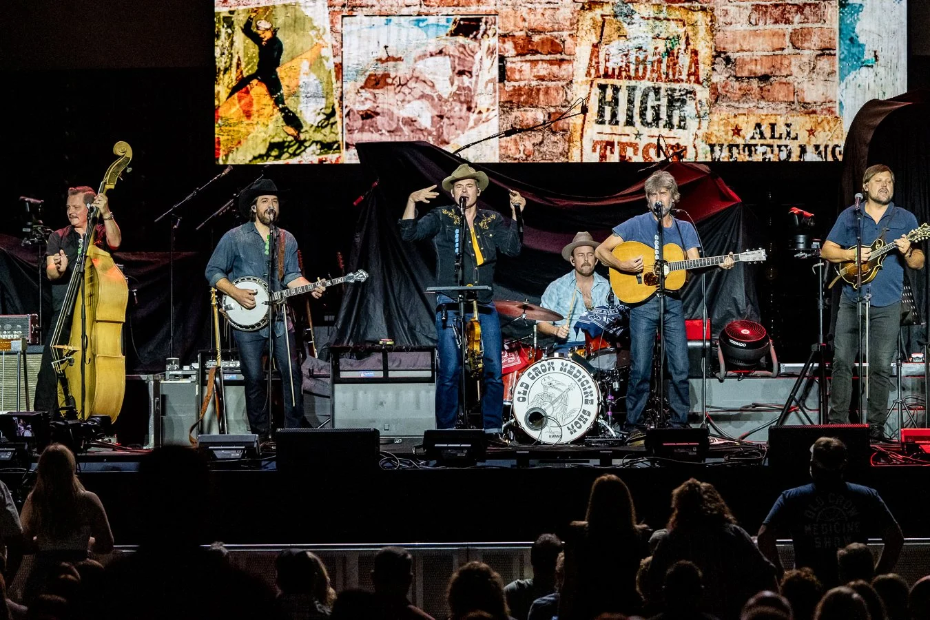 OLD CROW MEDICINE SHOW (11).jpg