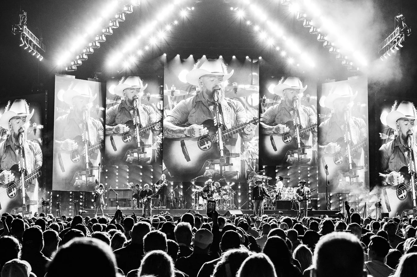 ZAC BROWN BAND (64).jpg