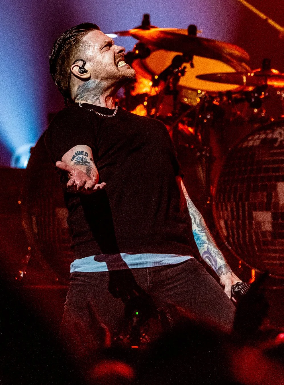 SHINEDOWN (11).jpg