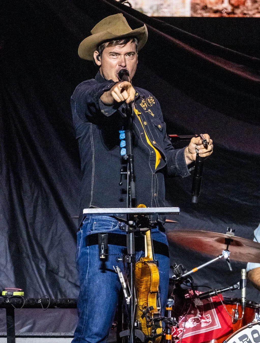 OLD CROW MEDICINE SHOW (16).jpg