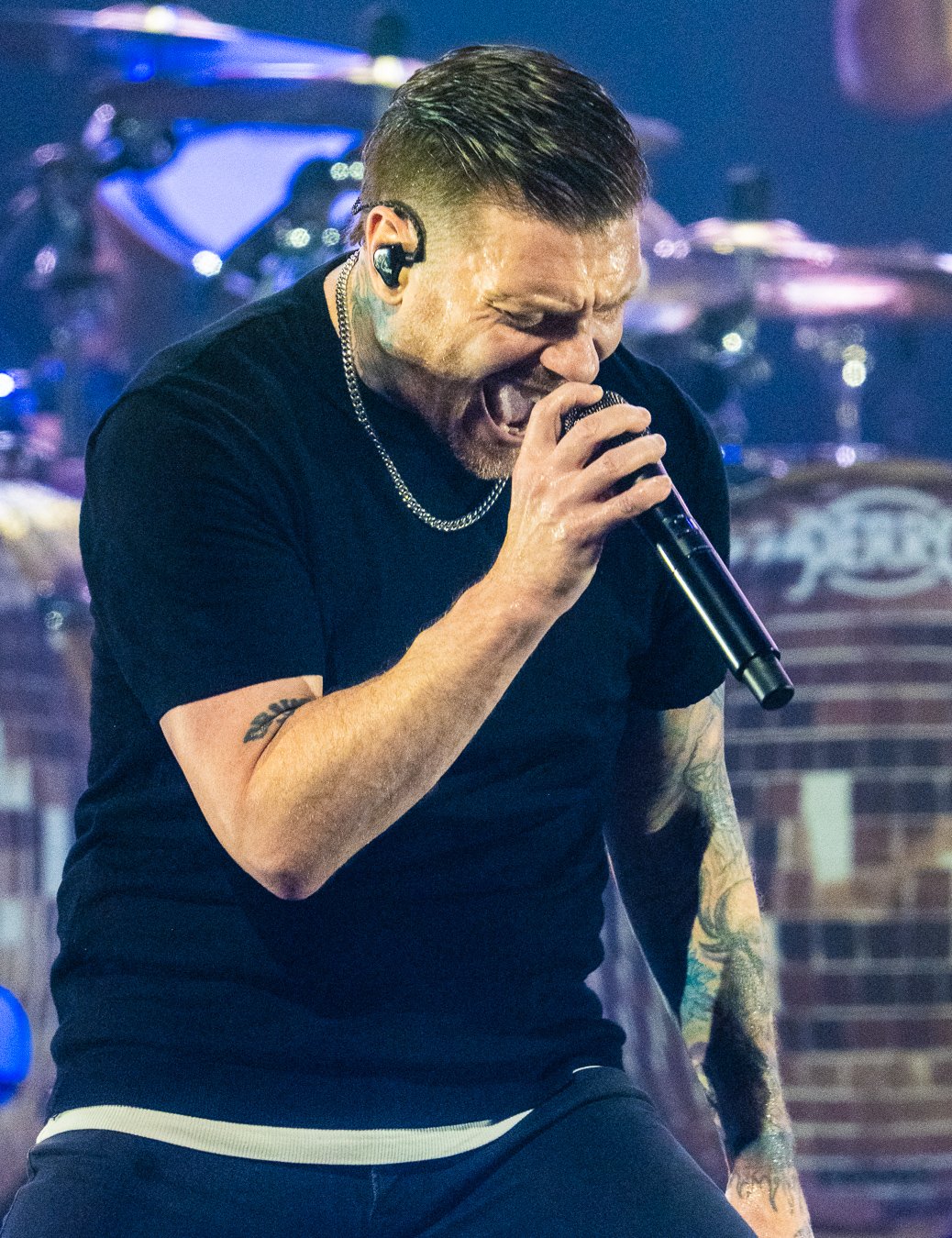 SHINEDOWN (101).jpg