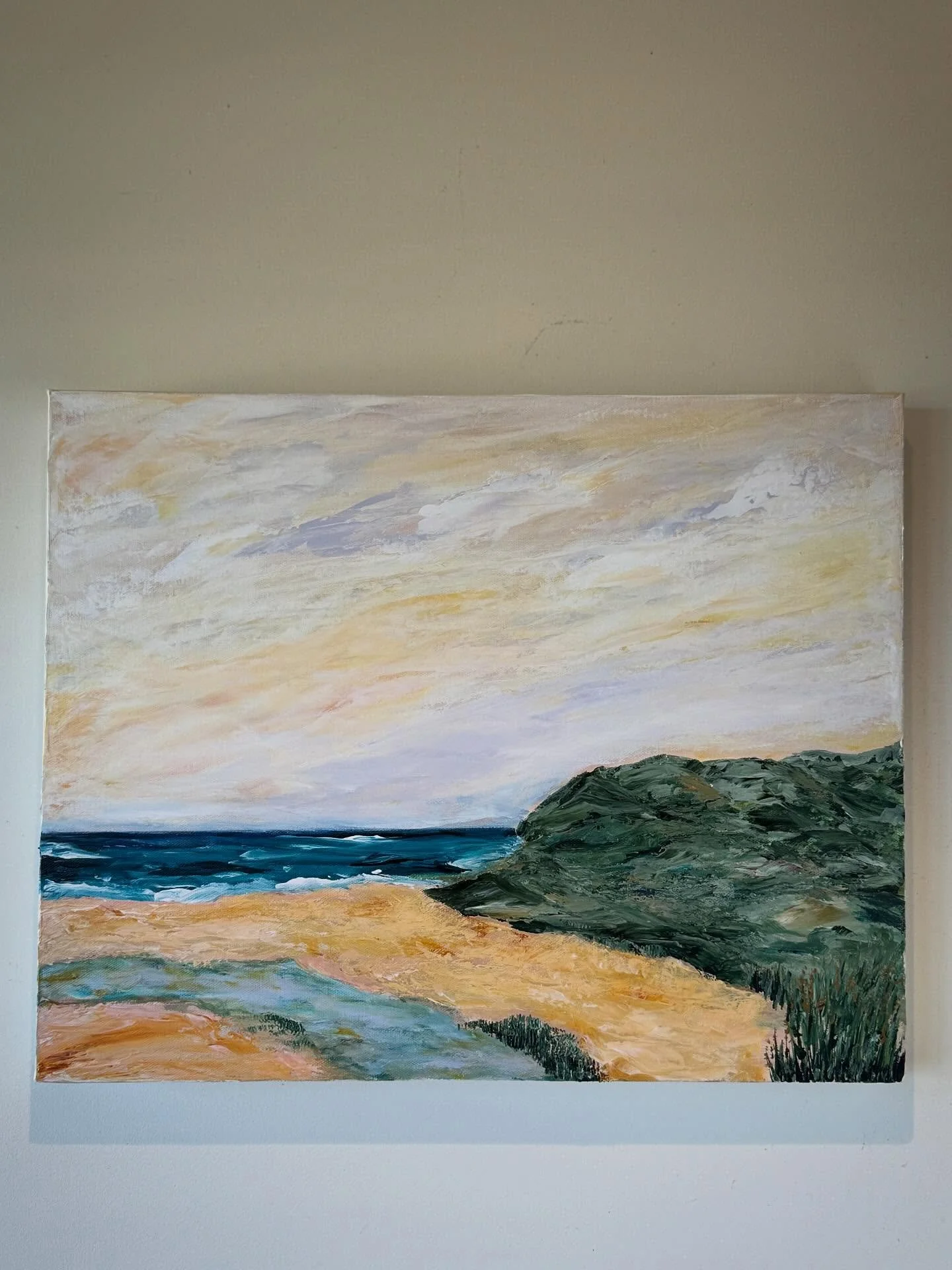 The fading warmth of autumn brings these gorgeous pastel skies to my local beach&hellip; constantly inspires me trying to capture the beautiful soft afternoon glow on canvas.
