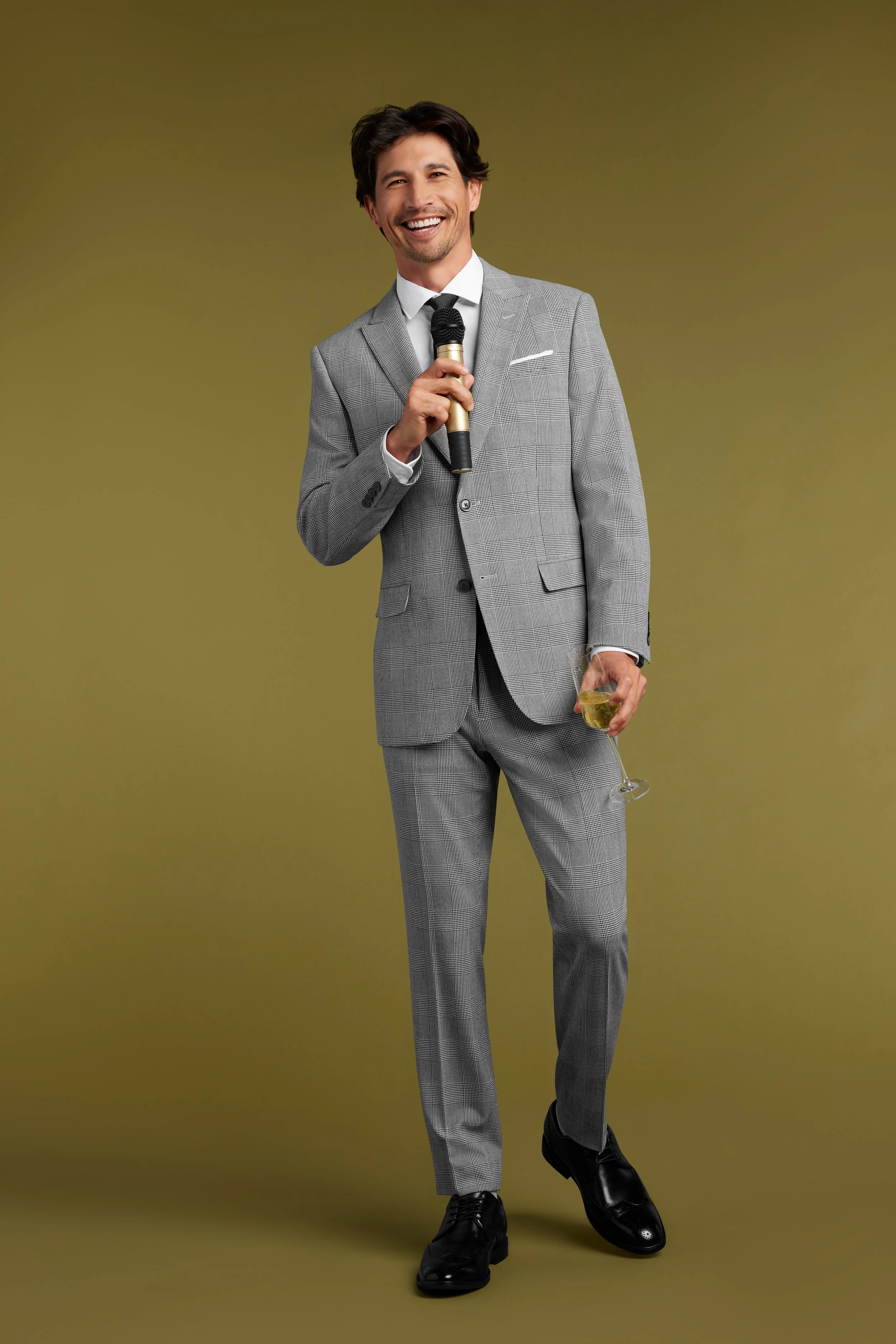 MWMOFL25_STU_SUIT_11_0123.jpg