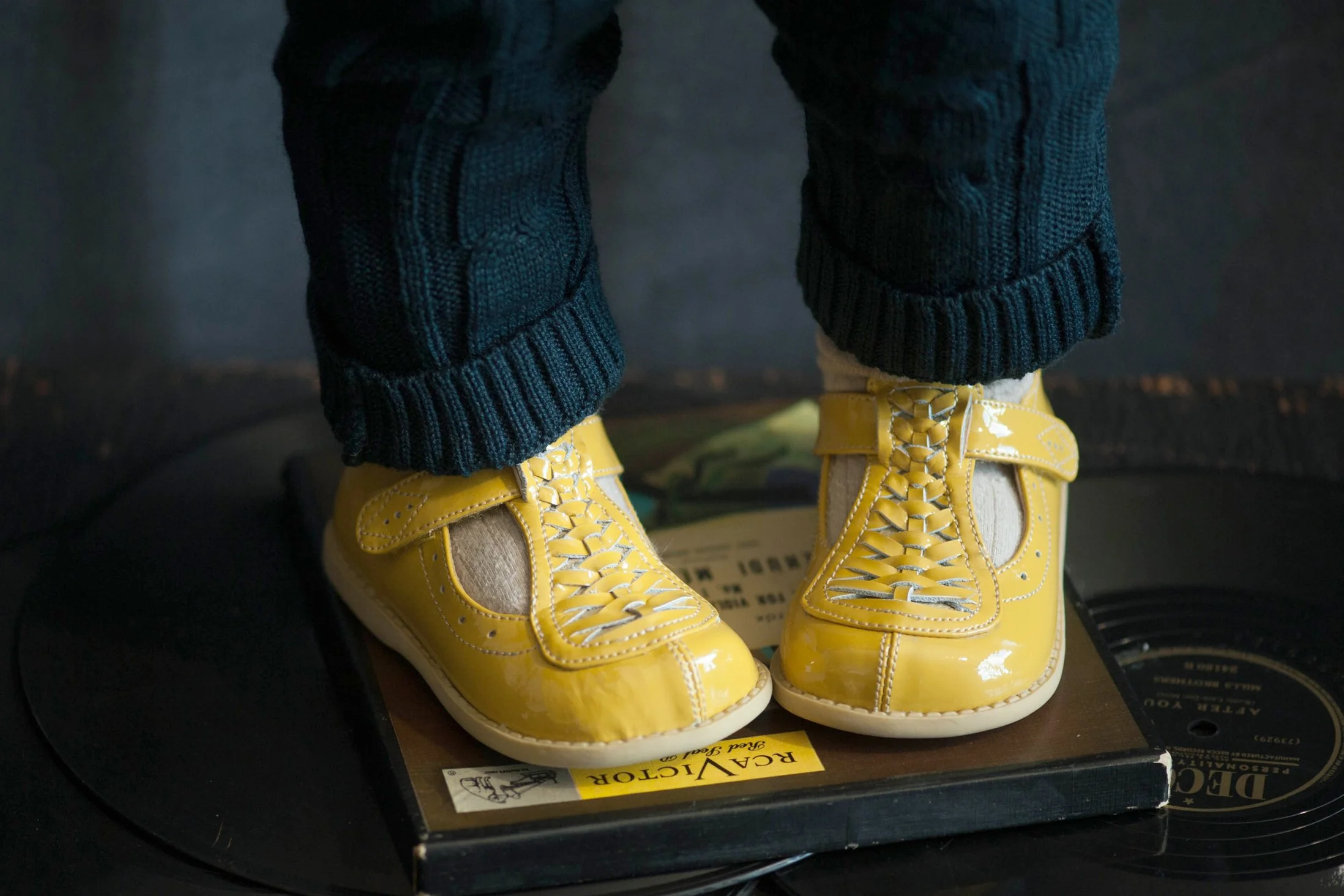 twist_toe_yellow.jpg