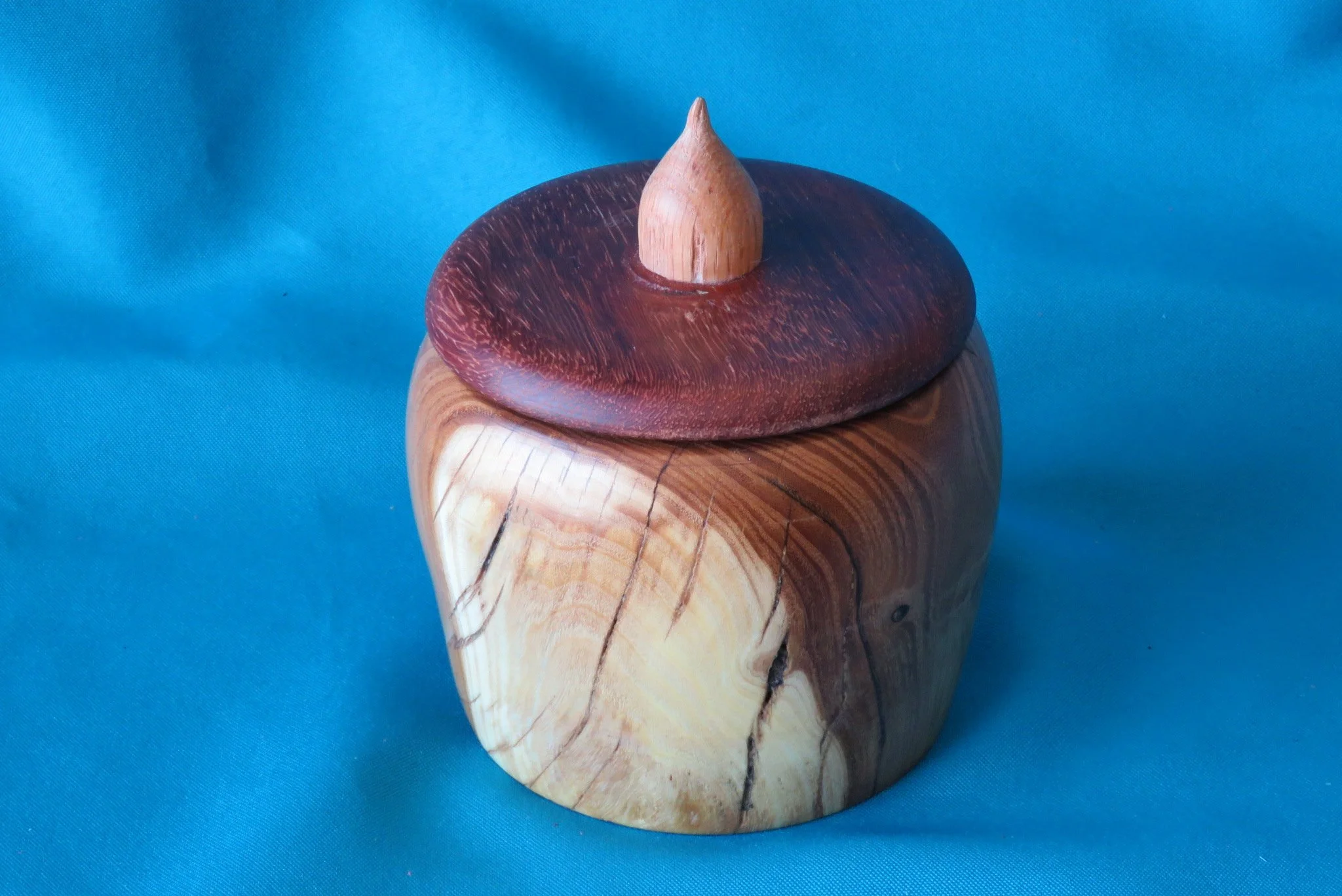 Sam Keller
Lidded box