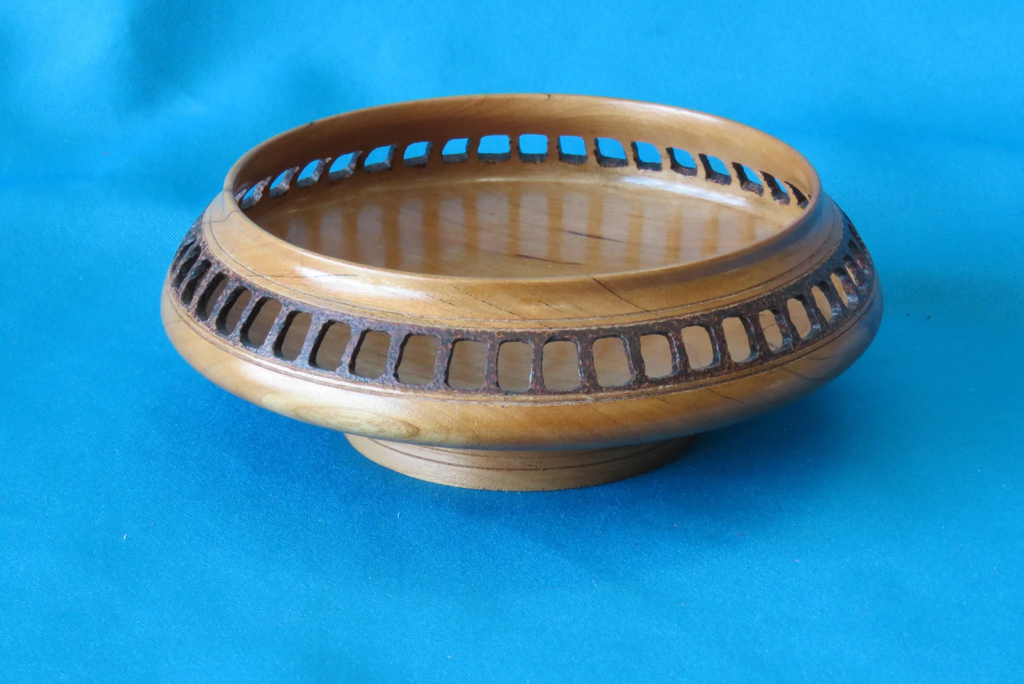 Larry Linford
Walled platter. 1st