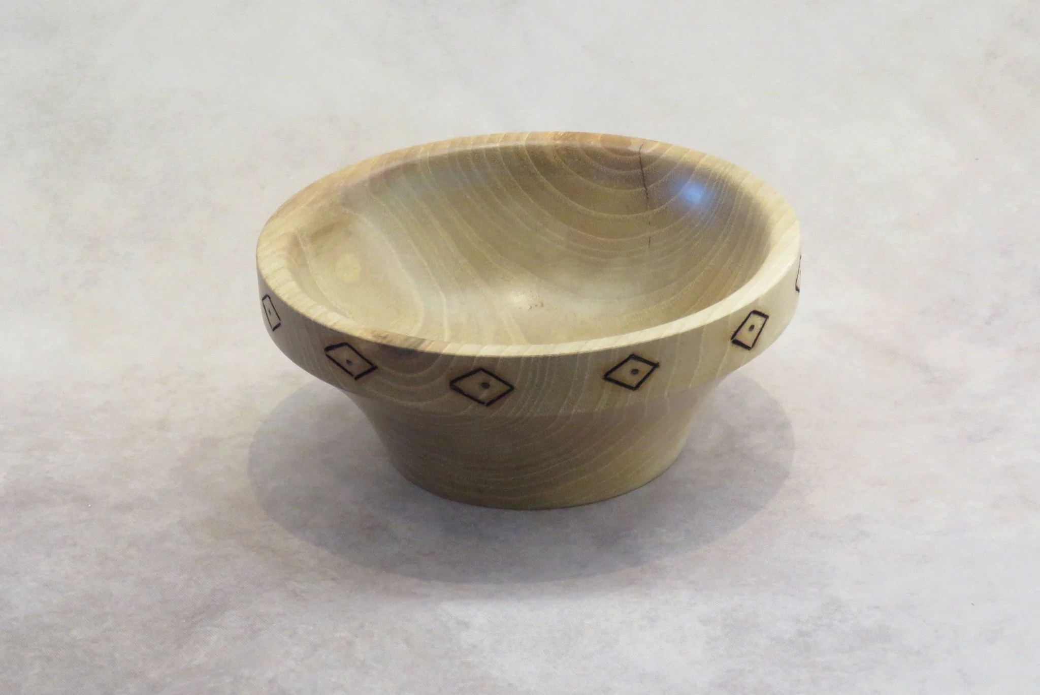 Scott Eckstein
Bowl-Hybrid walnut