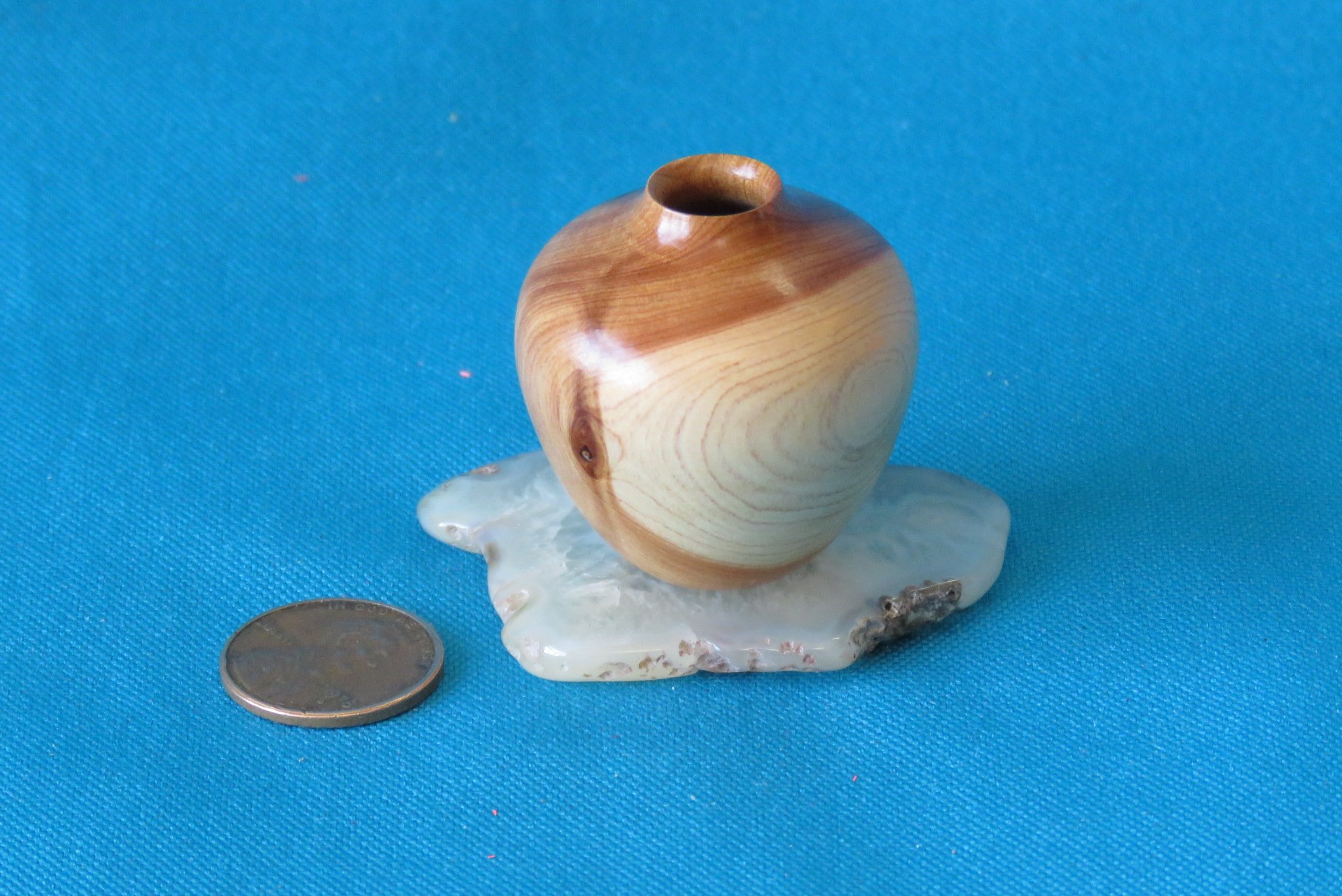 Patricia Apt
Miniature olla with onyx stand