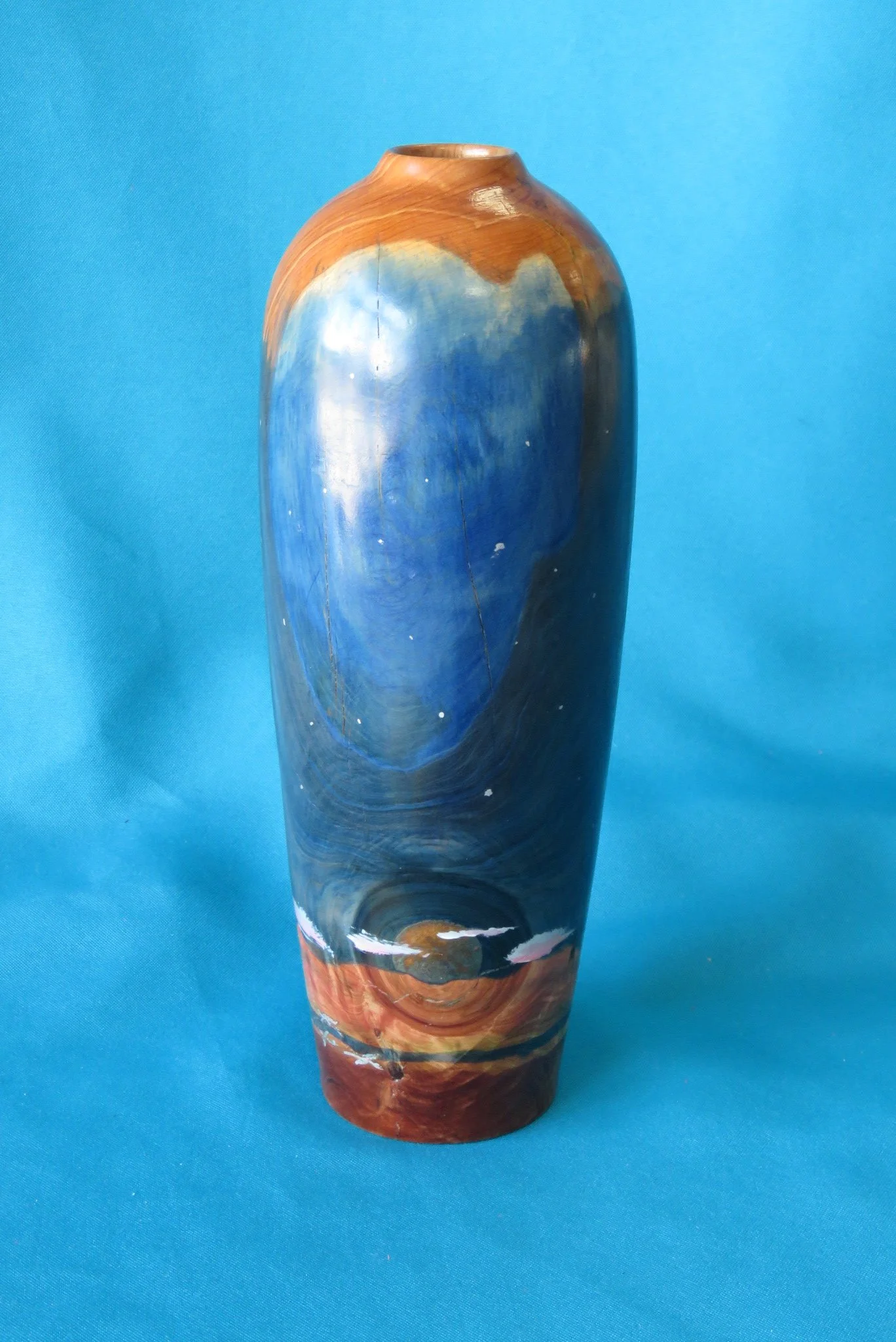 Rex Funk
Landscape vase, Alligator juniper, dye, metal leaf