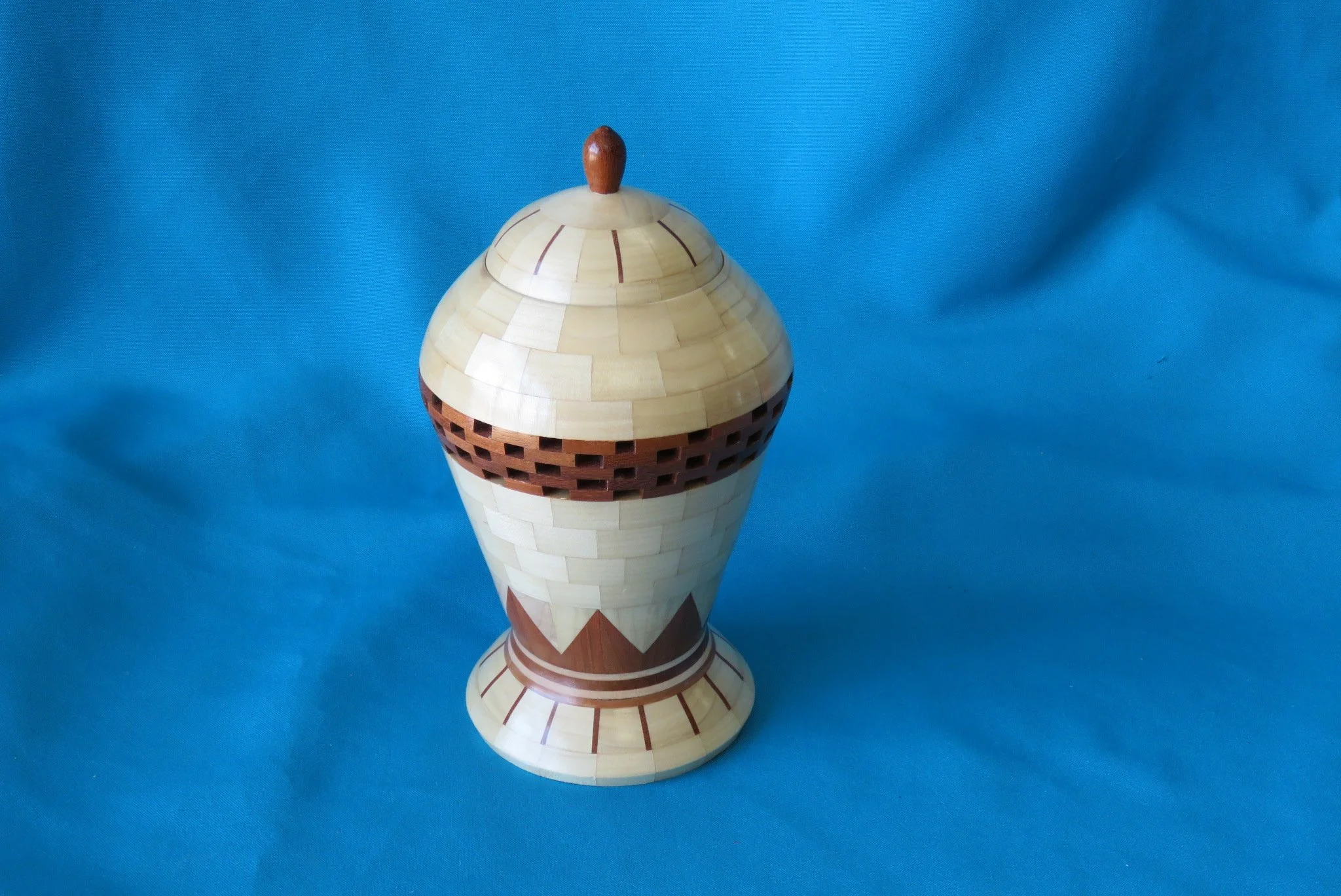 Robert Rocheleau
Segmented Vase-Maple, Jatobá, 3rd