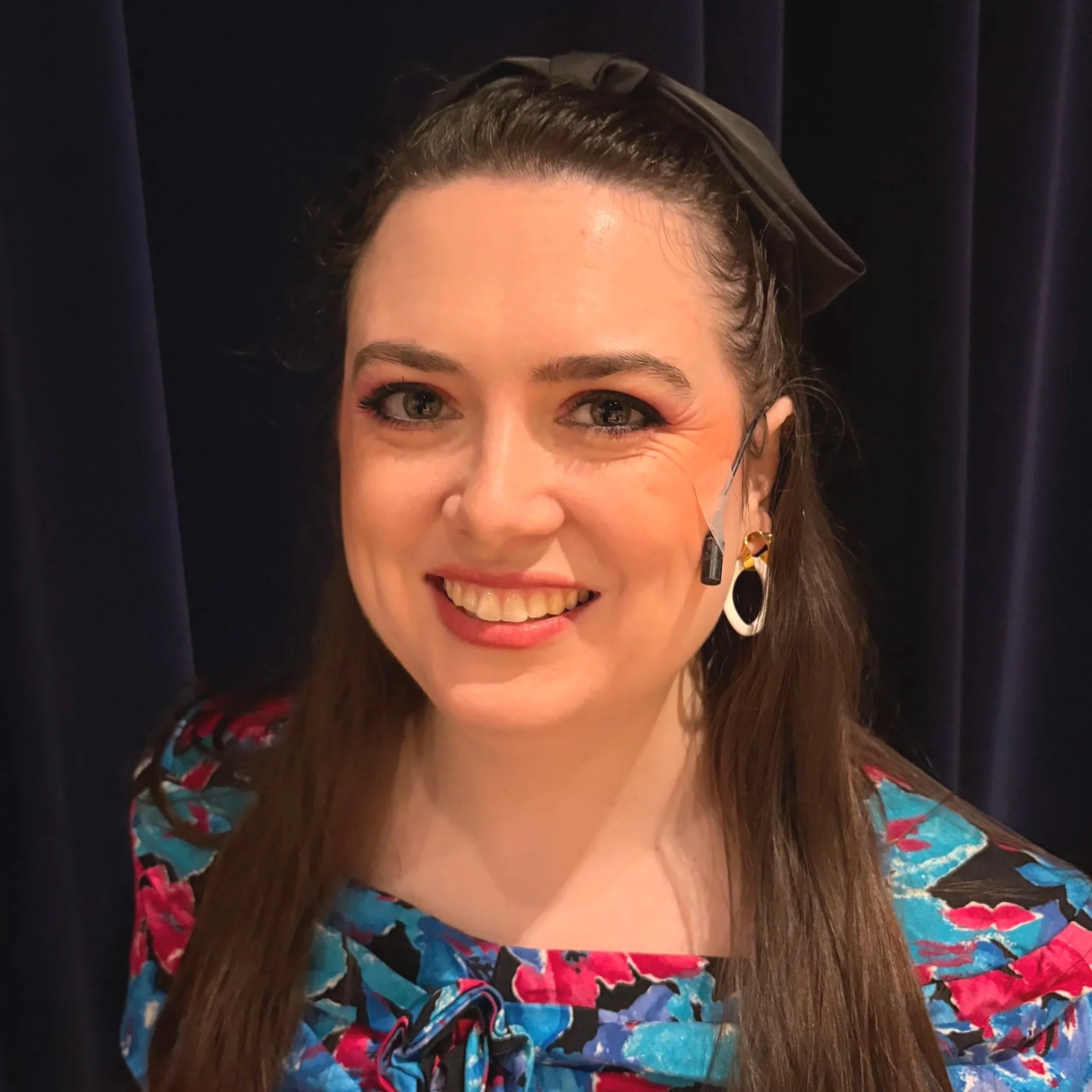 Casey Coyle (Second Waiter/Cyndi Lauper Impersonator, U: Holly, Linda)
