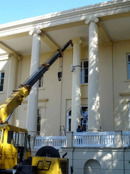 poleposition_crane_install.jpg