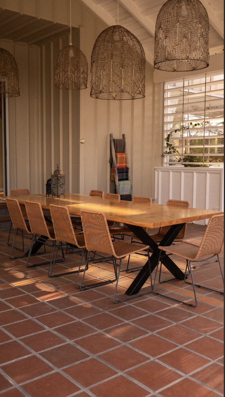 Outdoor covered dining