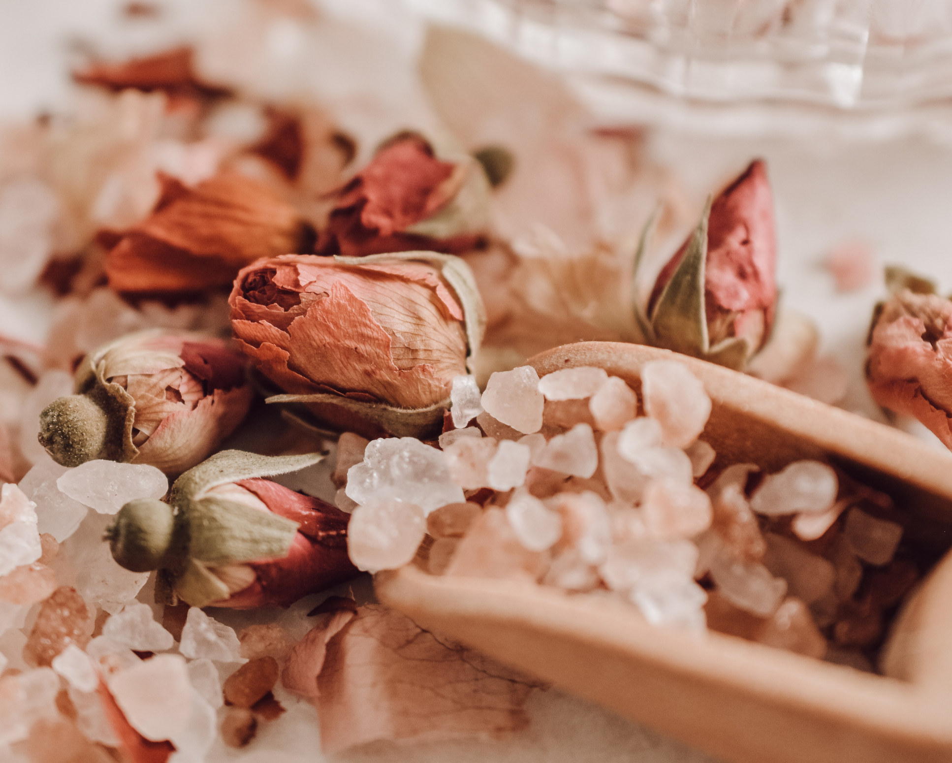 Let your body soak in Boo Botanicals exquisite handmade bath salts, let all your worries drown and leave your tub feeling refreshed.