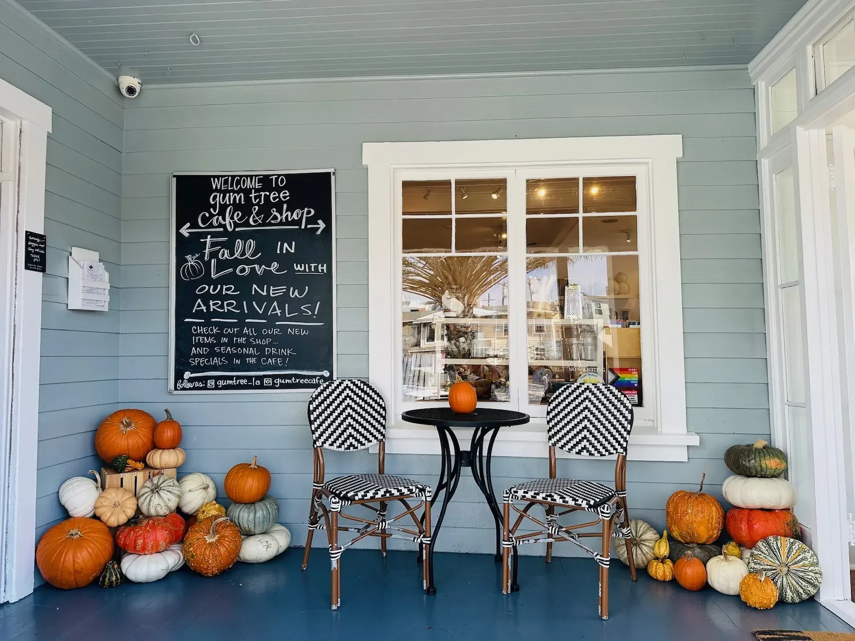 Completed front porch design by Maison Pumpkin