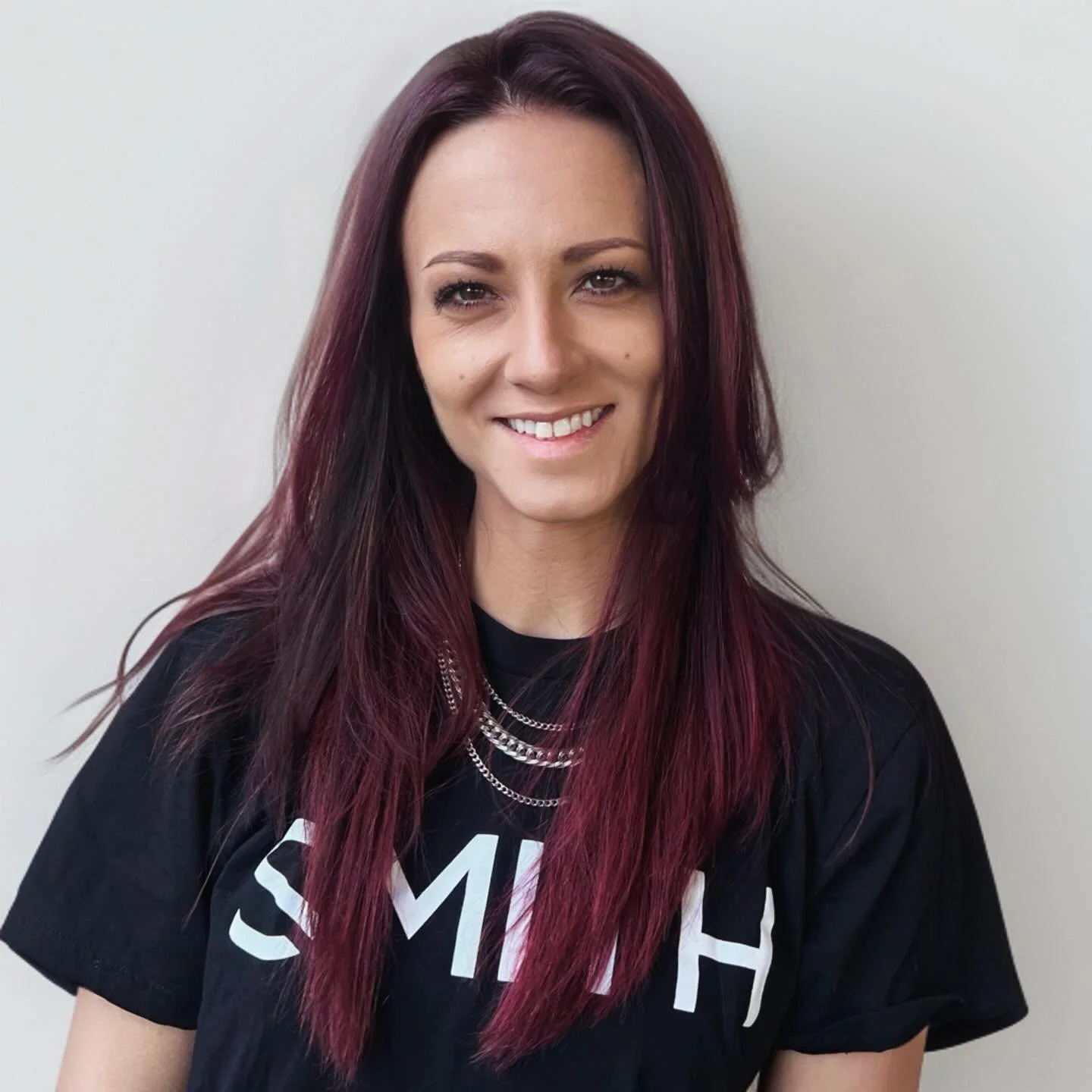 As much as I love cutting hair I also want to specialize in lived in hand painting and vivids!

⚡️

Thanks to my girlie Annie, this happens to be a situation where I get to use both methods. We did some foiling at the top and hand painted balayage th