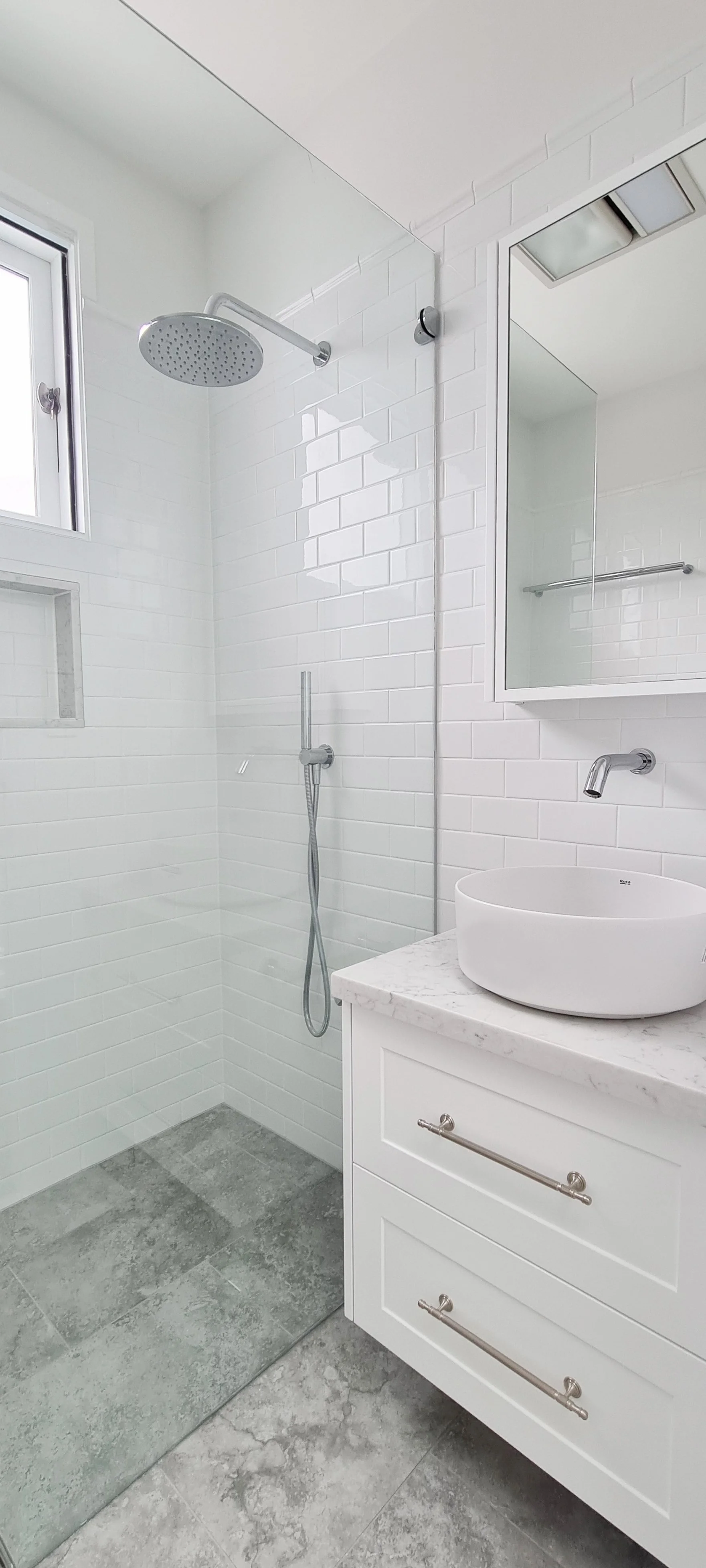 Crows nest - bathroom.jpg