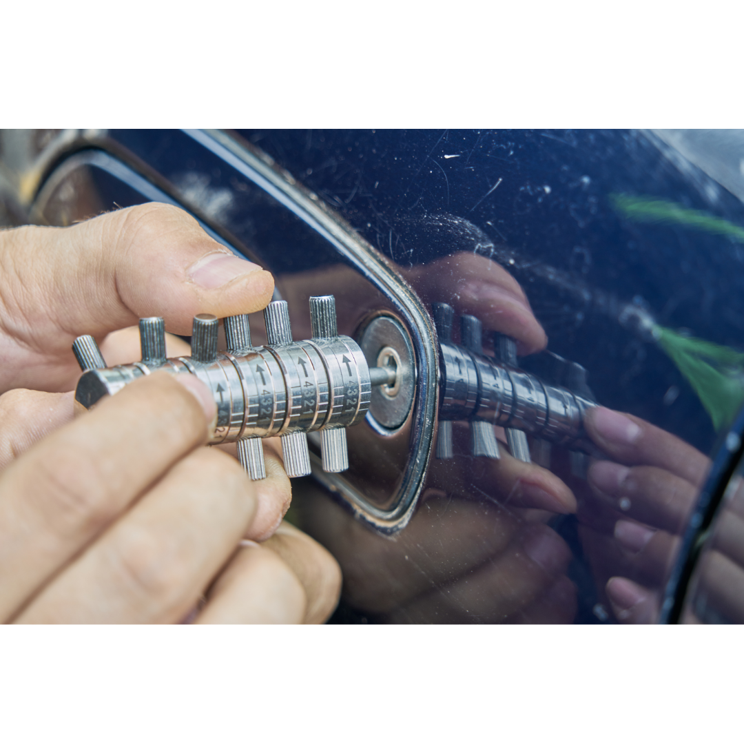 How Mobile Locksmiths Cut and Program Car Keys on the Spot