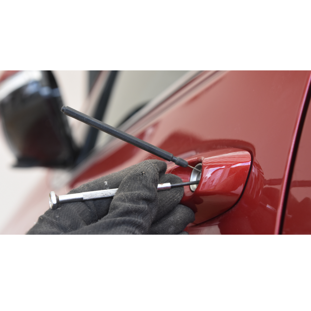 How Mobile Locksmiths Cut and Program Car Keys on the Spot