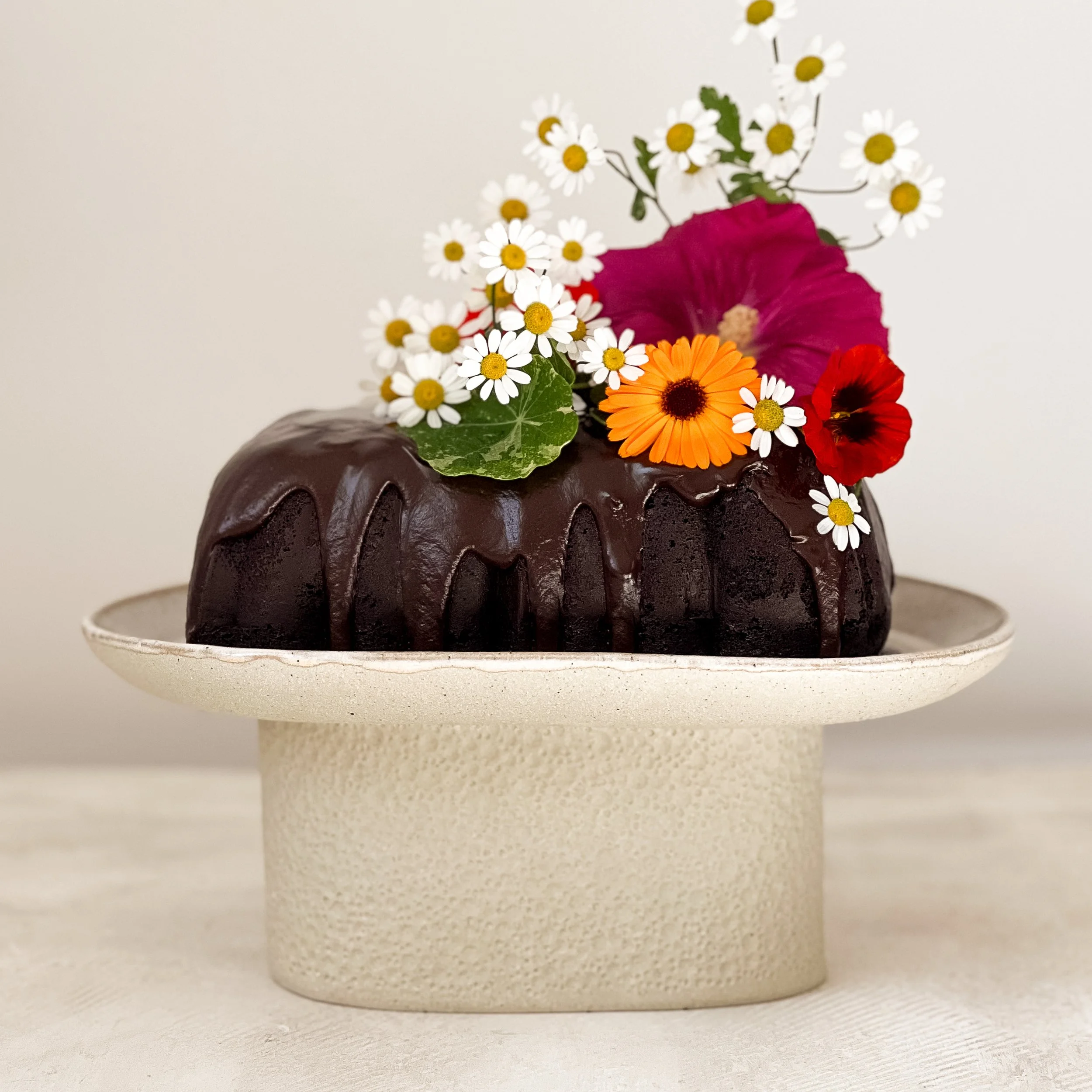 Cake Stand Rd Rect with cake 3a.jpg
