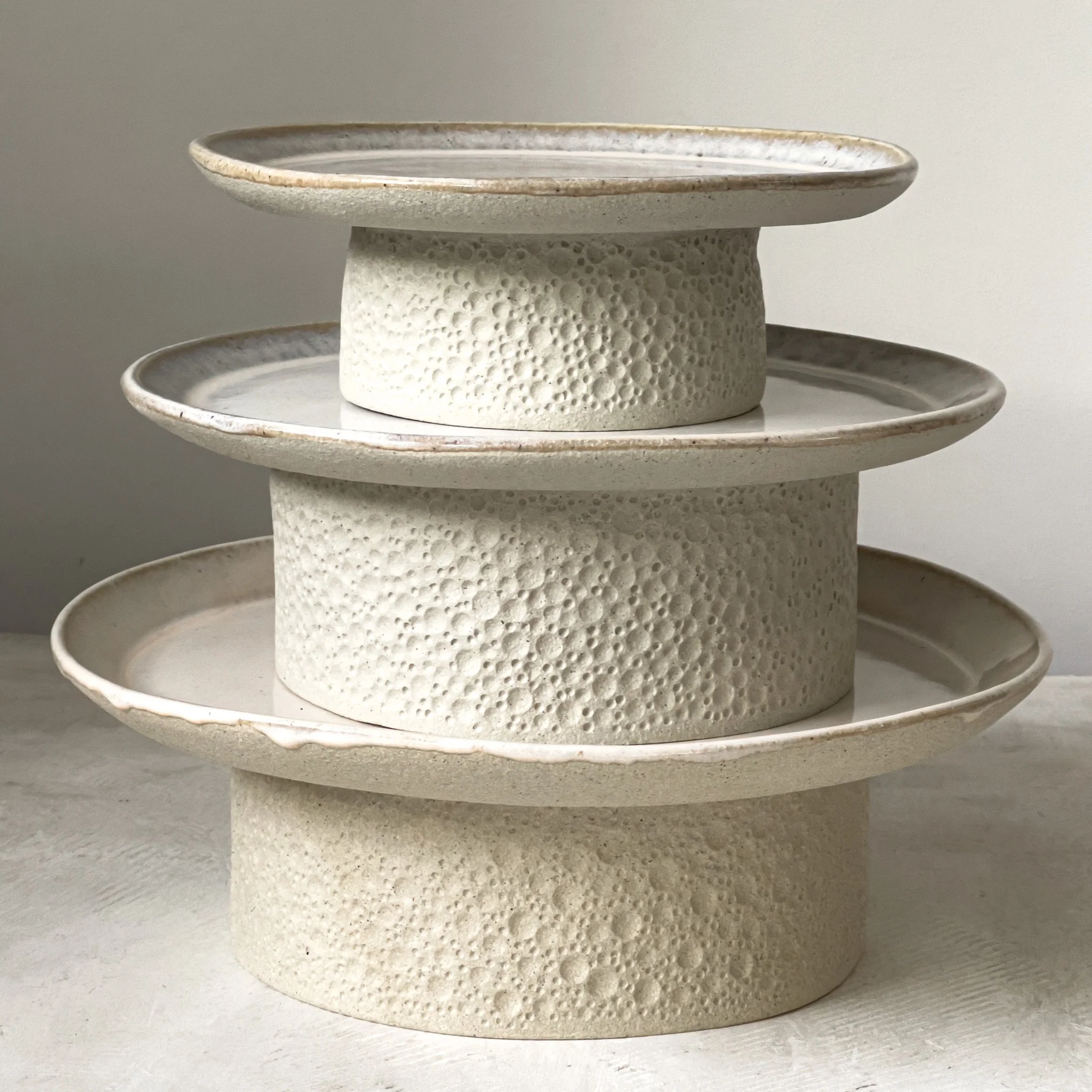 Cake Stand Rd set of 3 sq.jpg