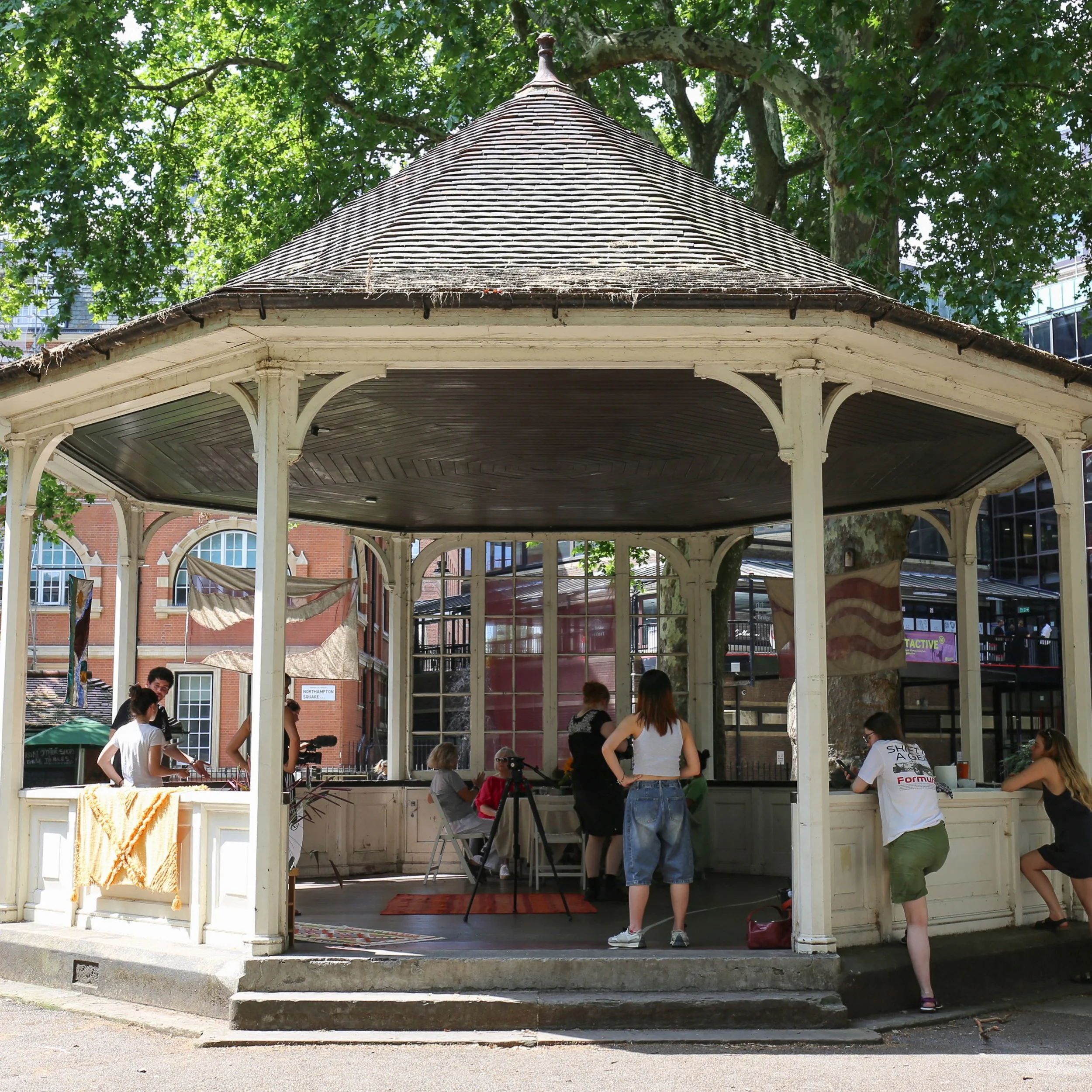 In June we found ourselves at Northampton Square Bandstand - a beautiful bandstand  in the central London borough of Islington. It was a gorgeous little space, curated by our art director @etticorby whose creations from the mugs, plates, bowls were u