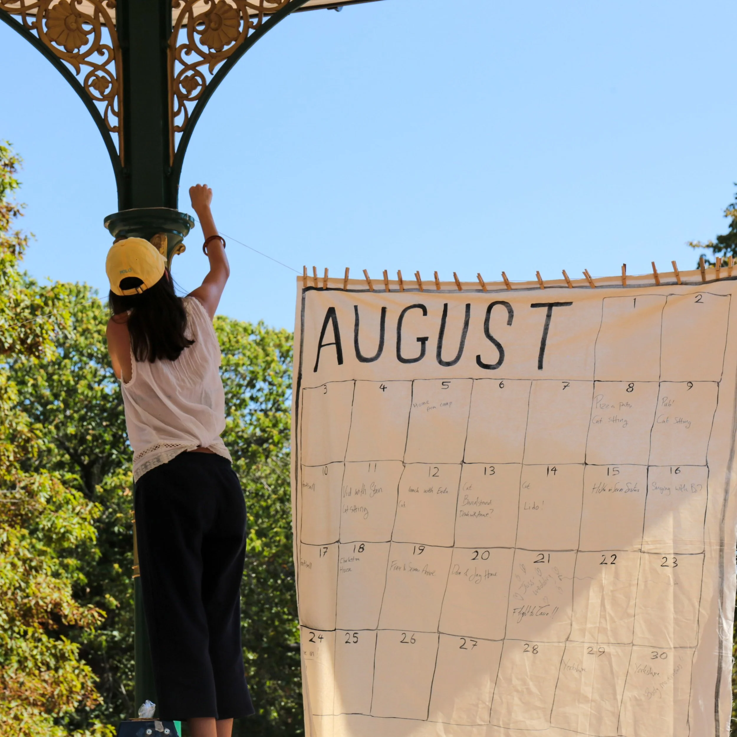 August came around far too quickly and we found ourselves in Greenwich park. At 35&deg;C it was way too hot for a huge lunch so we made tapas, pintxos and gildas - sobremesa style! 

In Peggy&rsquo;s relaxed and arty set up, we were surrounded by a b