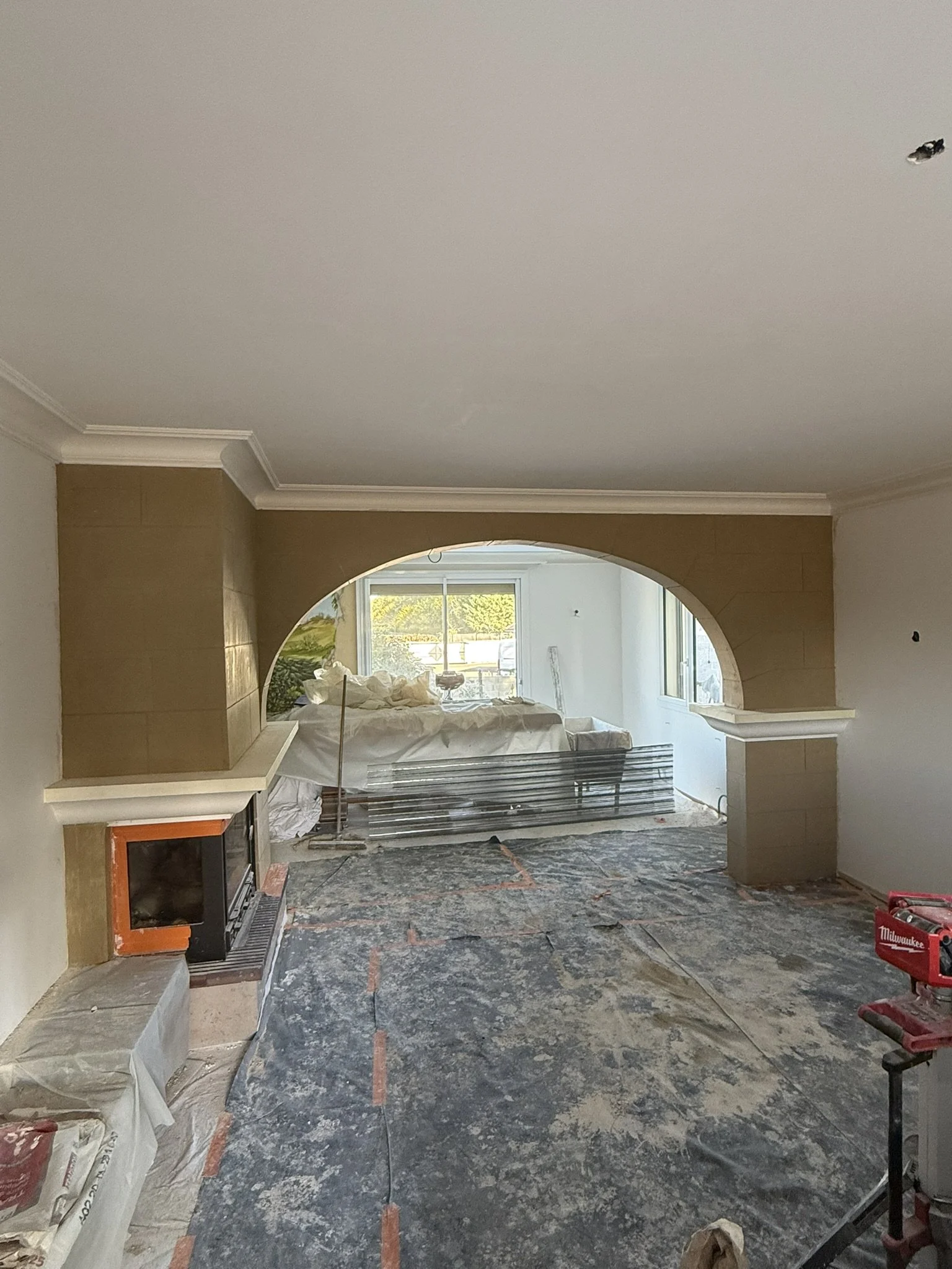 Enduit en stuc pierre en cours de réalisation