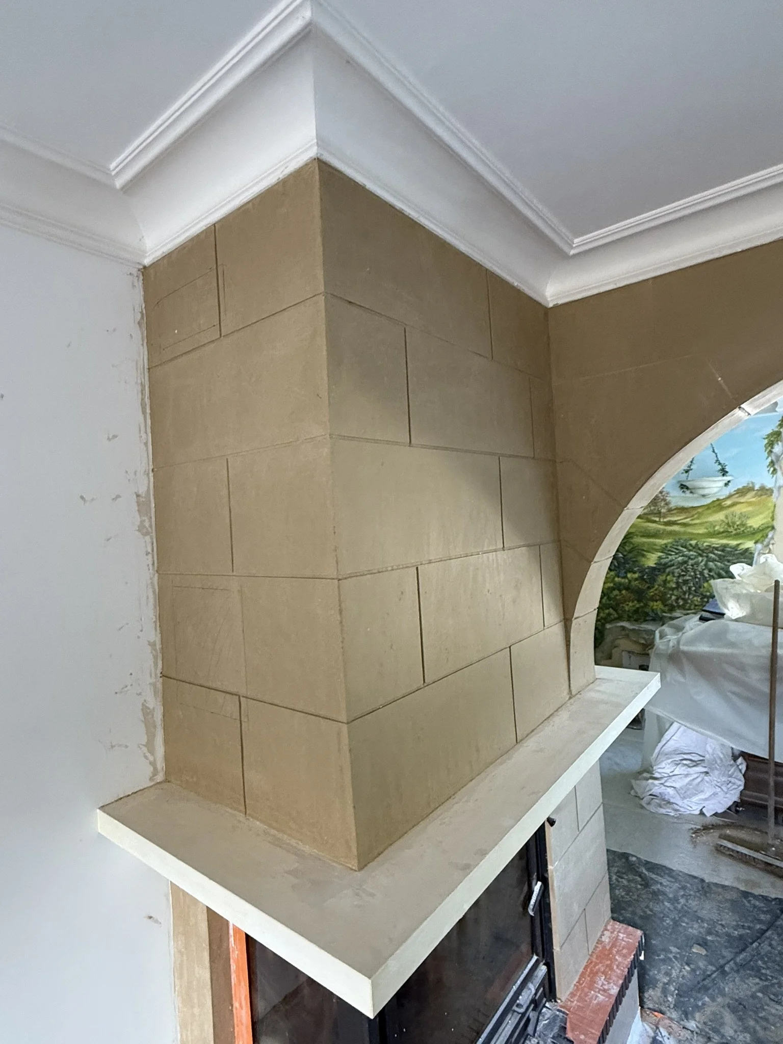 Enduit en stuc pierre en cours de réalisation