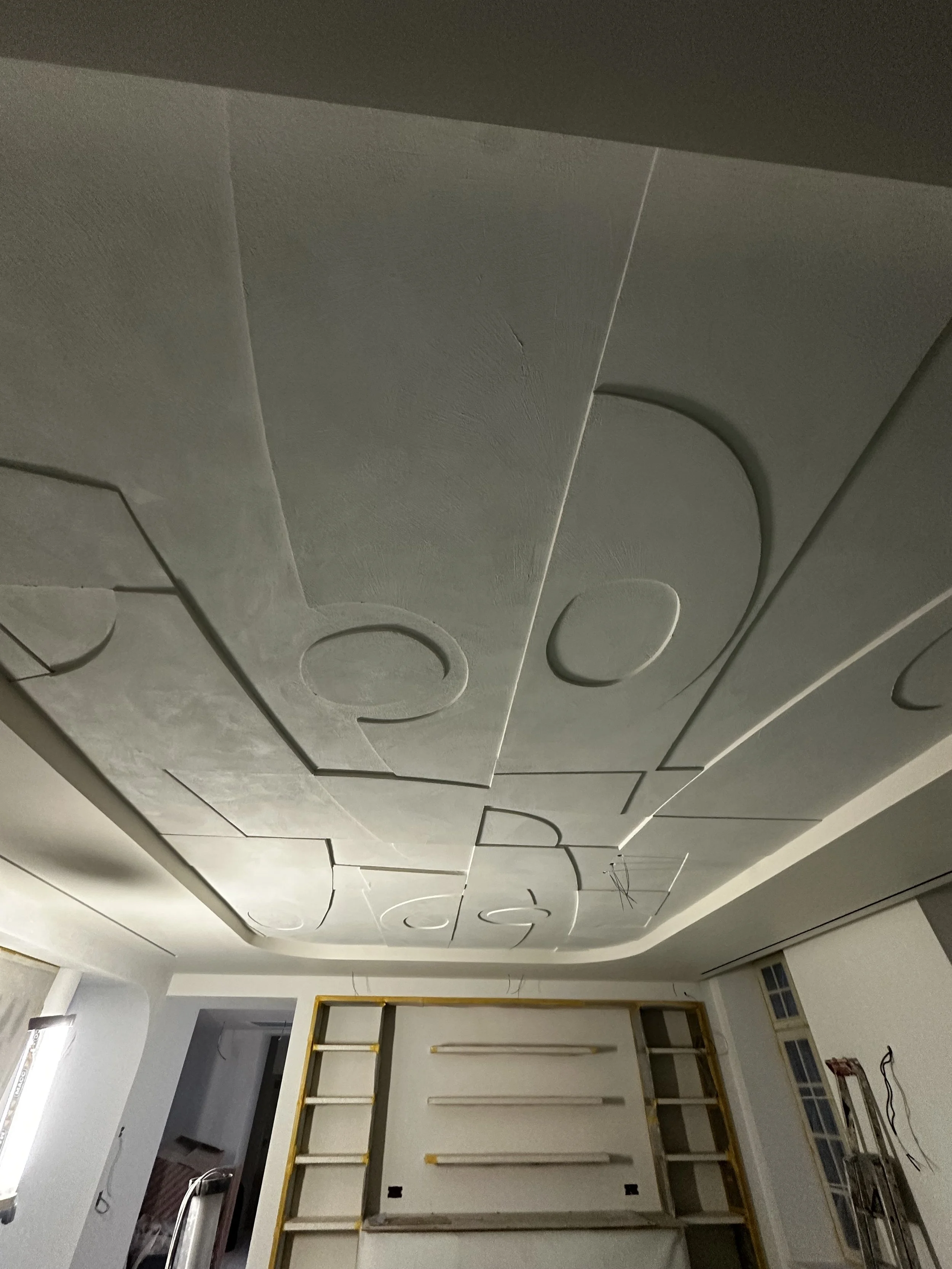 Fabrication en staff, style contemporain