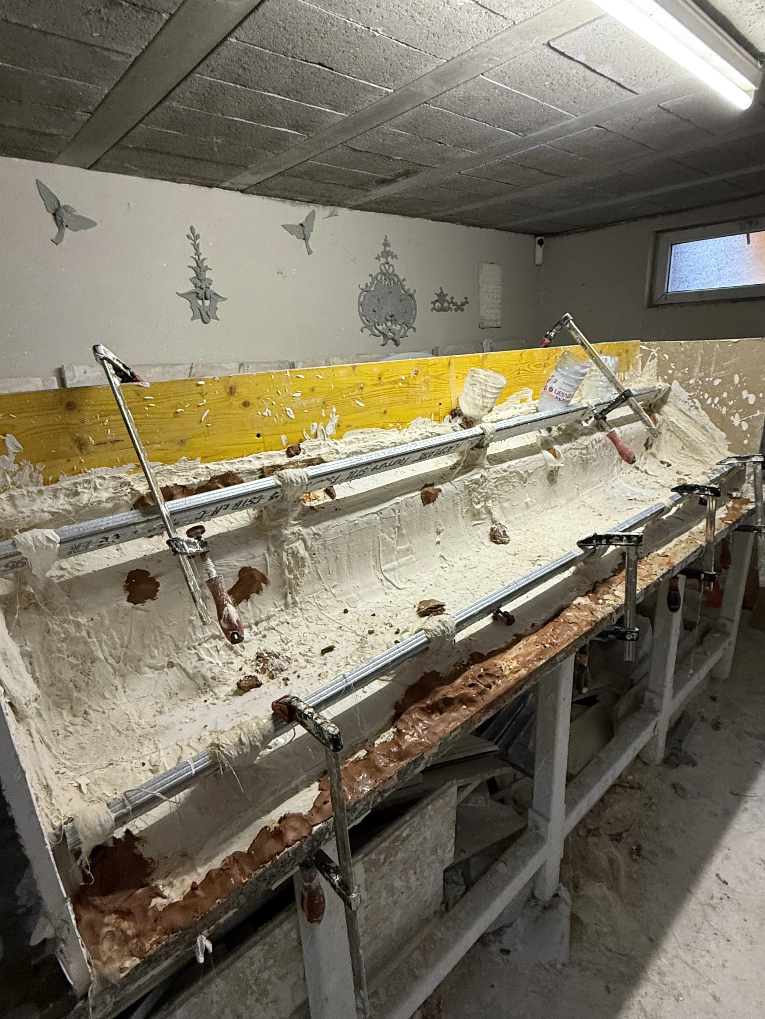 Fabrication d’une corniche à l’atelier