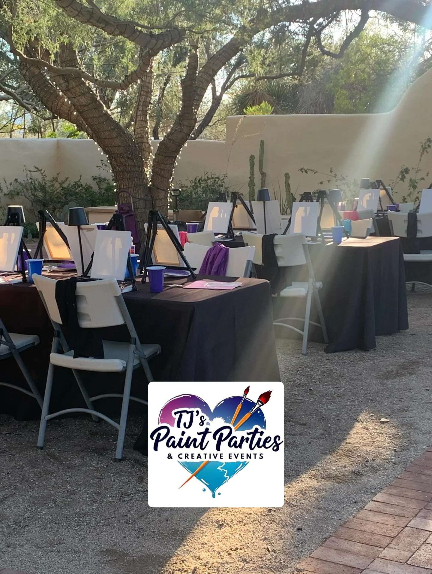 A few photos and video clips from last night&rsquo;s &ldquo;I Heart Art&rdquo; event at Tohono Chul - it was truly a wonderful evening. They did a beautiful job creating a such a special experience for their guests. 

The mural by artist Ignacio Garc