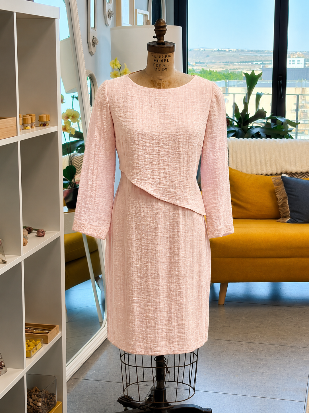 Vestido corto de ceremonia en rosa empolvado-44