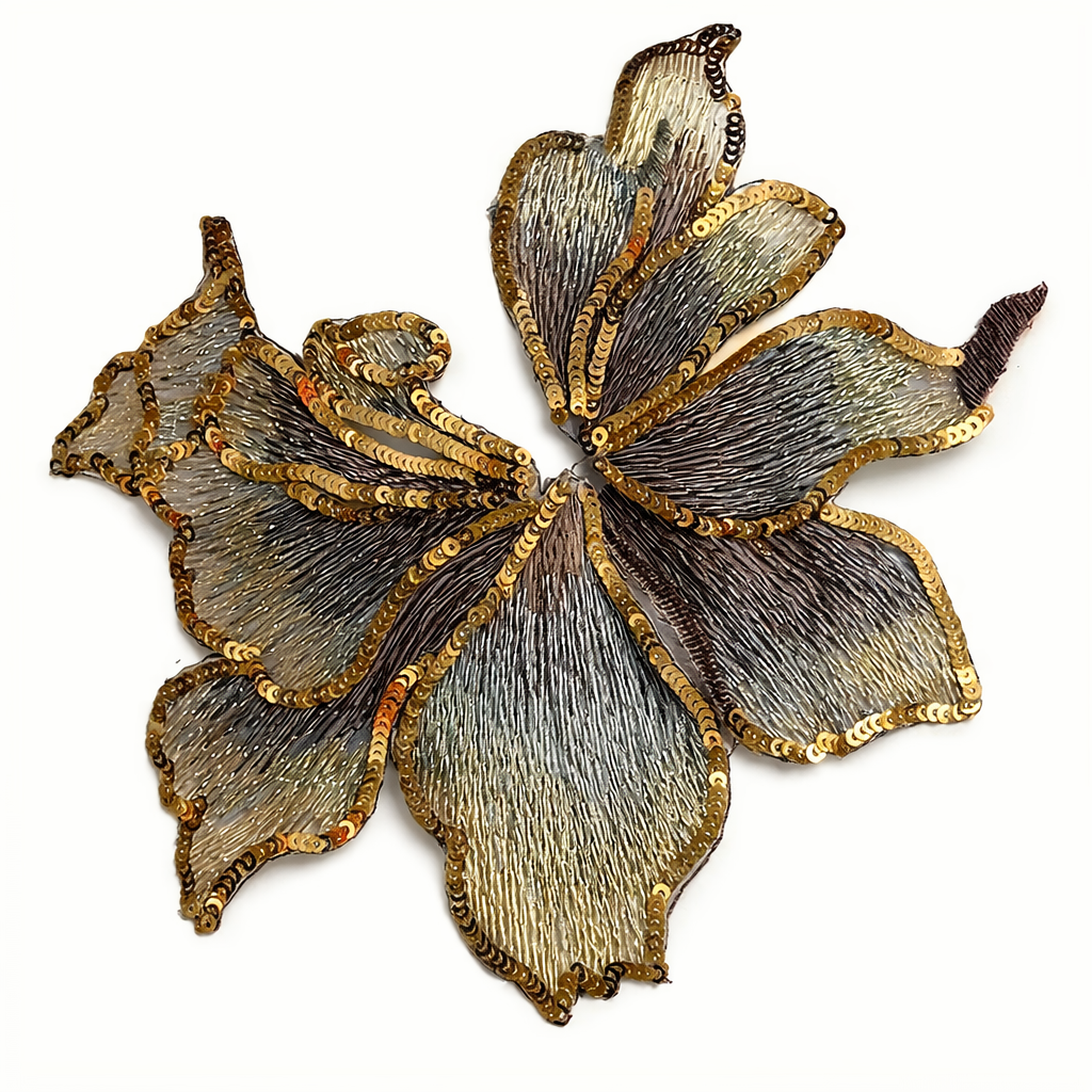 Apliqué floral metálico y brillante.png
