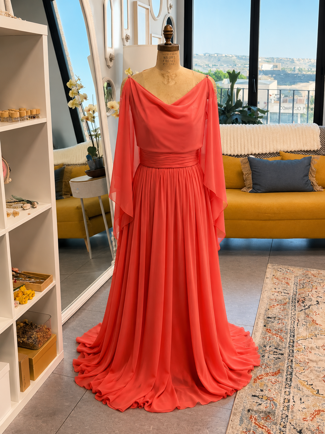 Vestido largo coral con mangas vaporosas – Esperanza García-T42