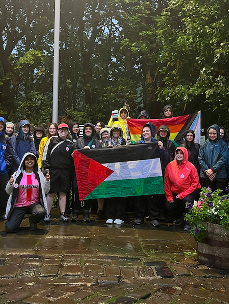 DYKES FOR GAZA : Dykes Who Hikes walk 26 Miles For Palestine.