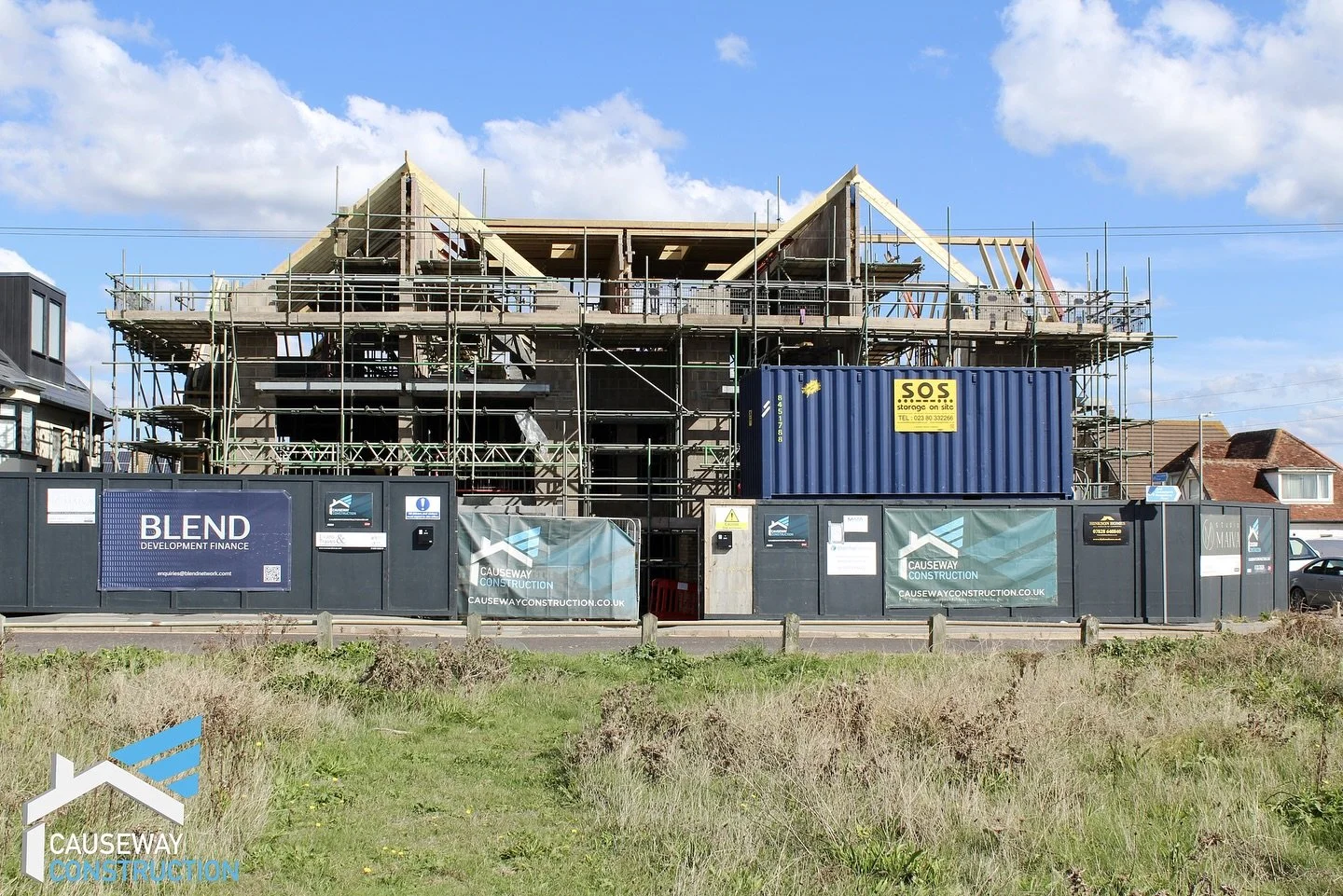 Dalmeny site update 🚧✨
Plots 1&ndash;4 are moving ahead with the roof structures now in place, while plot 5 is also making fantastic progress. Step by step, the development is coming together! #DalmenyProject #OnSiteProgress #CausewayConstruction #S