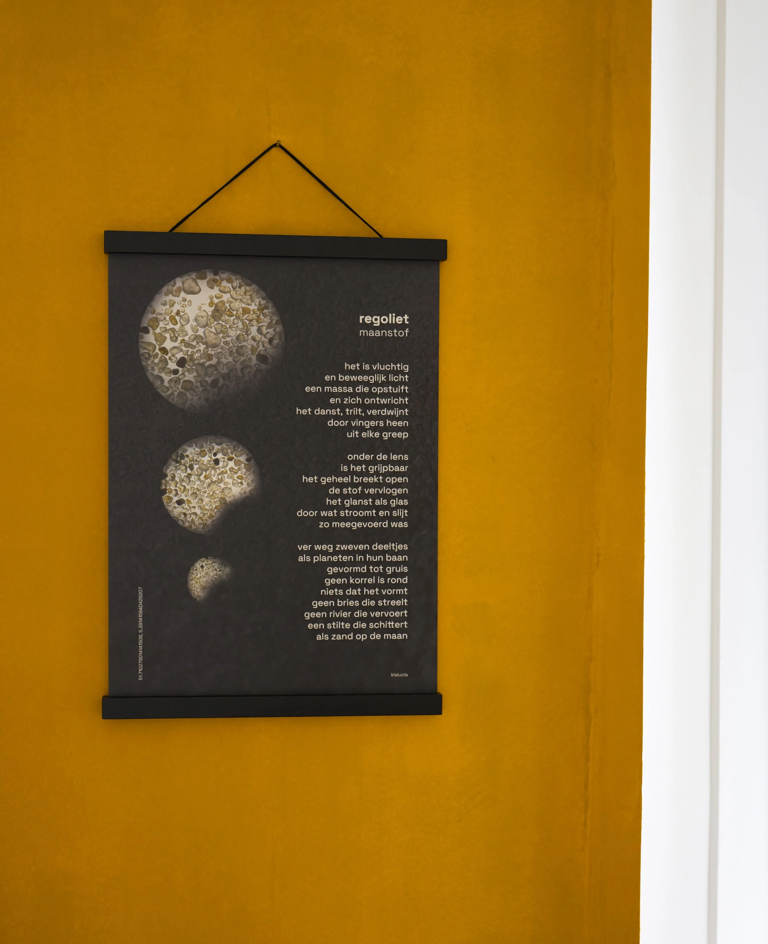 regoliet maanstof print en schilderij productfoto A3_ 4.jpg
