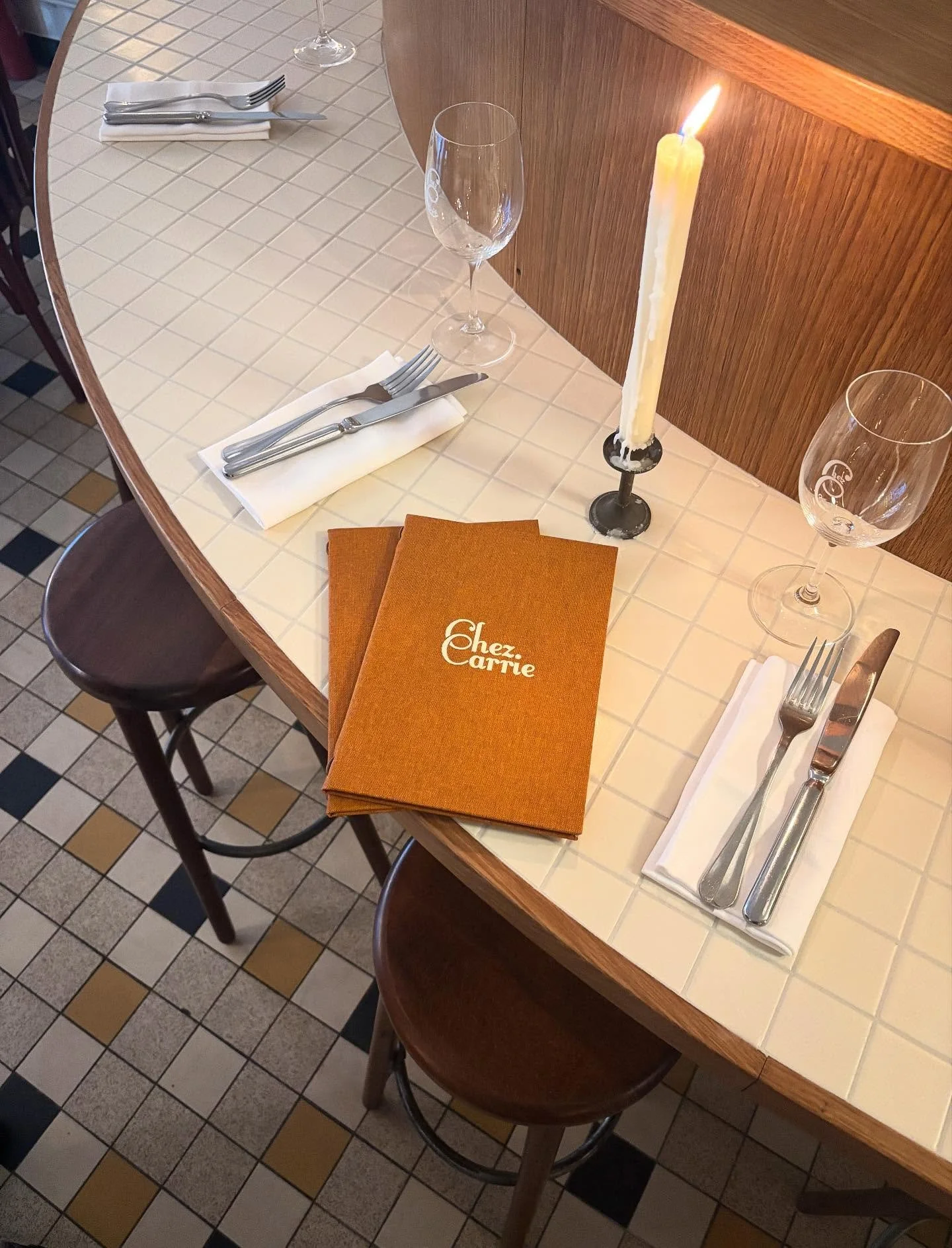 See you from this Tuesday on 30/09 - midi, soir et brunch @chez_carrie 

Architecte et r&eacute;alisation menuiserie :  @nilima_davroux nilima_davroux @l.atelier.perche

Logo et identit&eacute; visuelle : @polonskyandfriends @annapolons