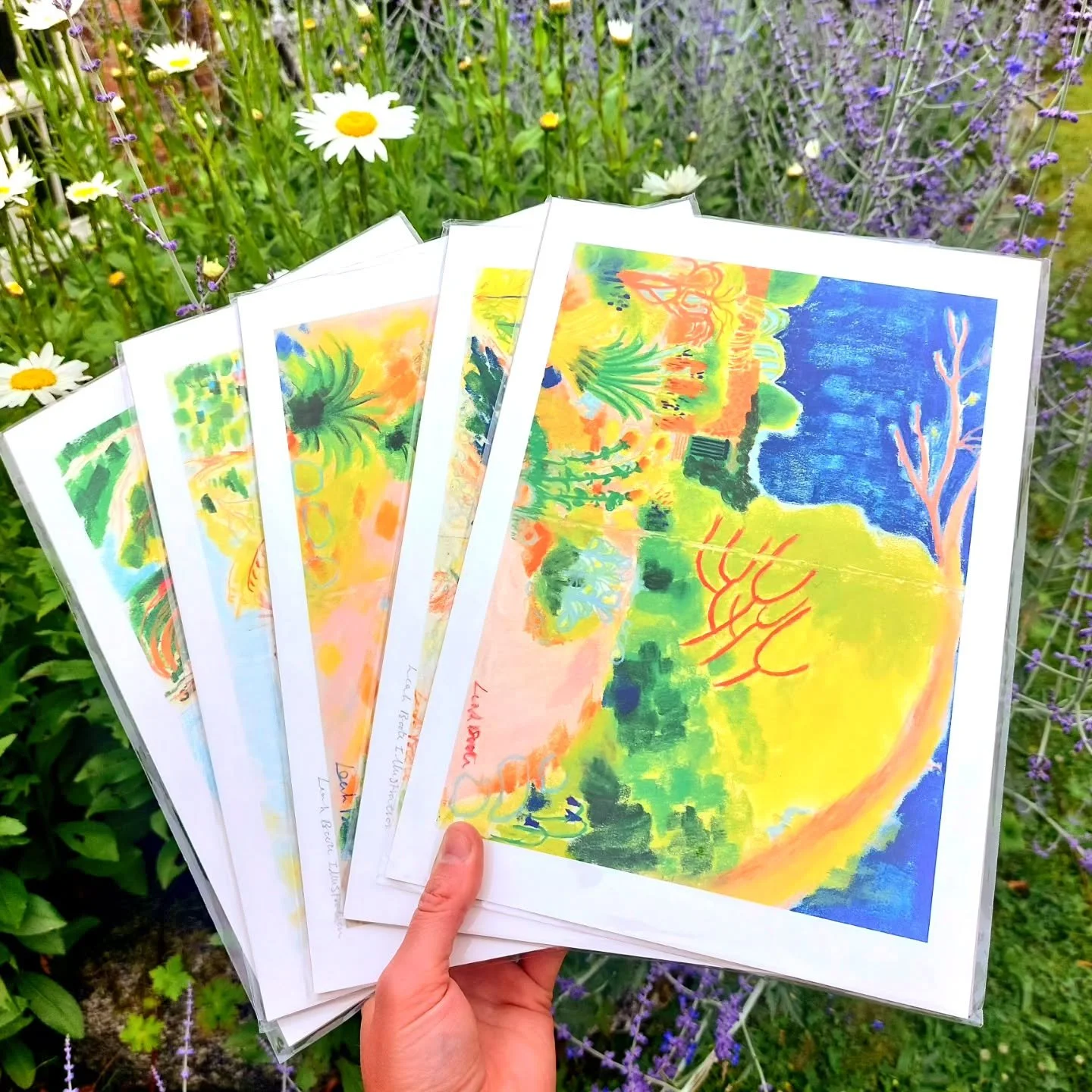 🎄🌟My Christmas fairs are online this year at my online Folksy shop, which is now full of Arty Prints!❤️

I'm super proud of myself this year. Even if the self-talk is loud and doesn't want to tell people about my work.🫥🫠🤪. 

I'm not sure why I h