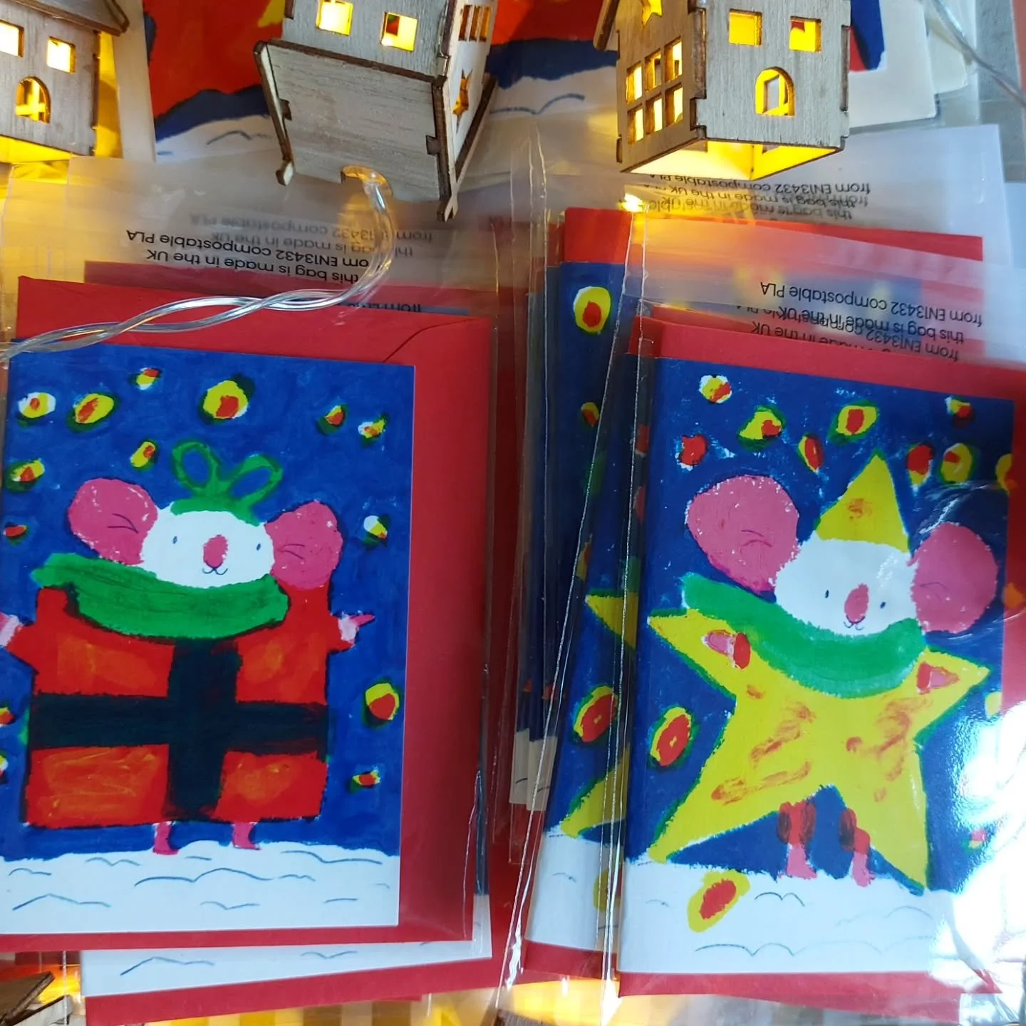 I've been a busy bee this week. 😄🤪

I will be at the Penryn Hall TOMORROW, SAT 29th November selling my PRINTS and CHRISTMAS cards for their Christmas CRAFT FAIR and light switch on.⛄️🤶🕯🎄🎁🎉🌟 I

ALSO

My christmas cards and prints are STOCKED 