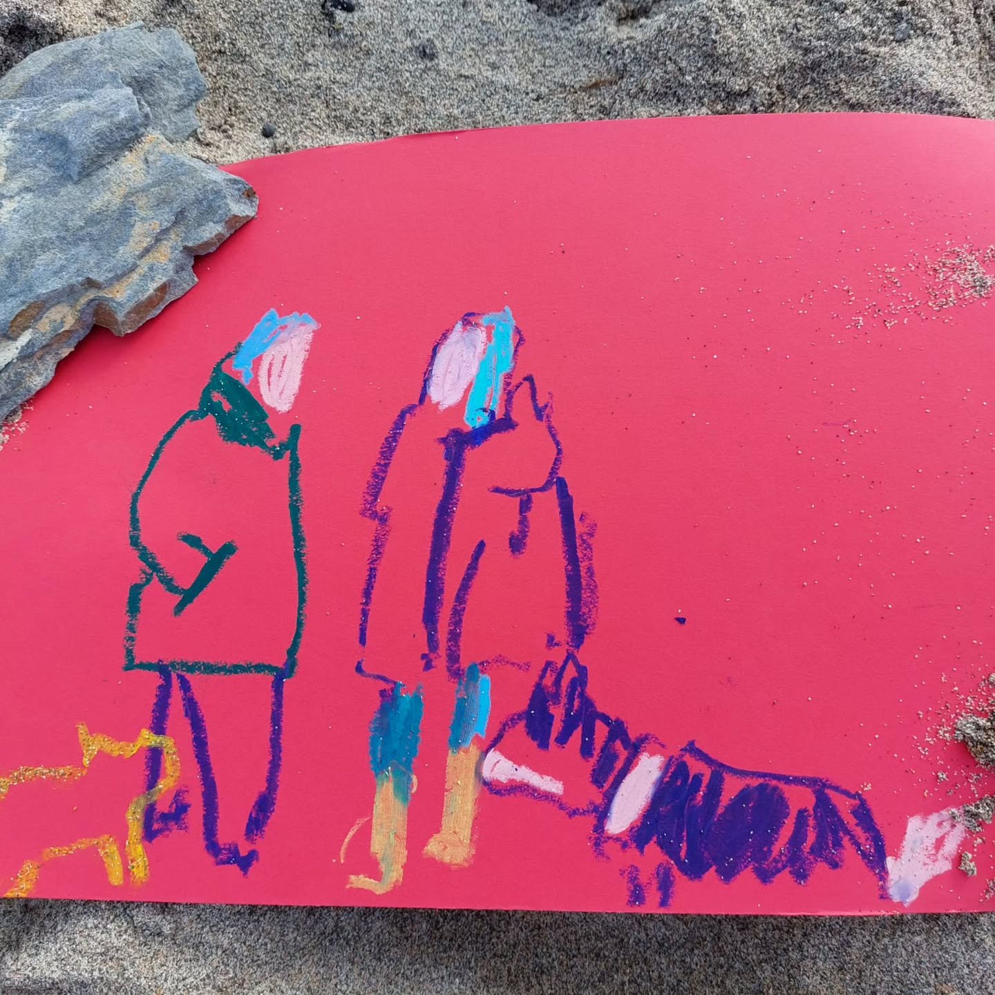 Capturing the morning at Porthtowan with @sketching_cornwall 

Experiments with colour and painted paper. 

A dog came running and flipped up all my paint and my art box into the sand 😶🫠.

It was like if you've even seen, the very old YouTube video