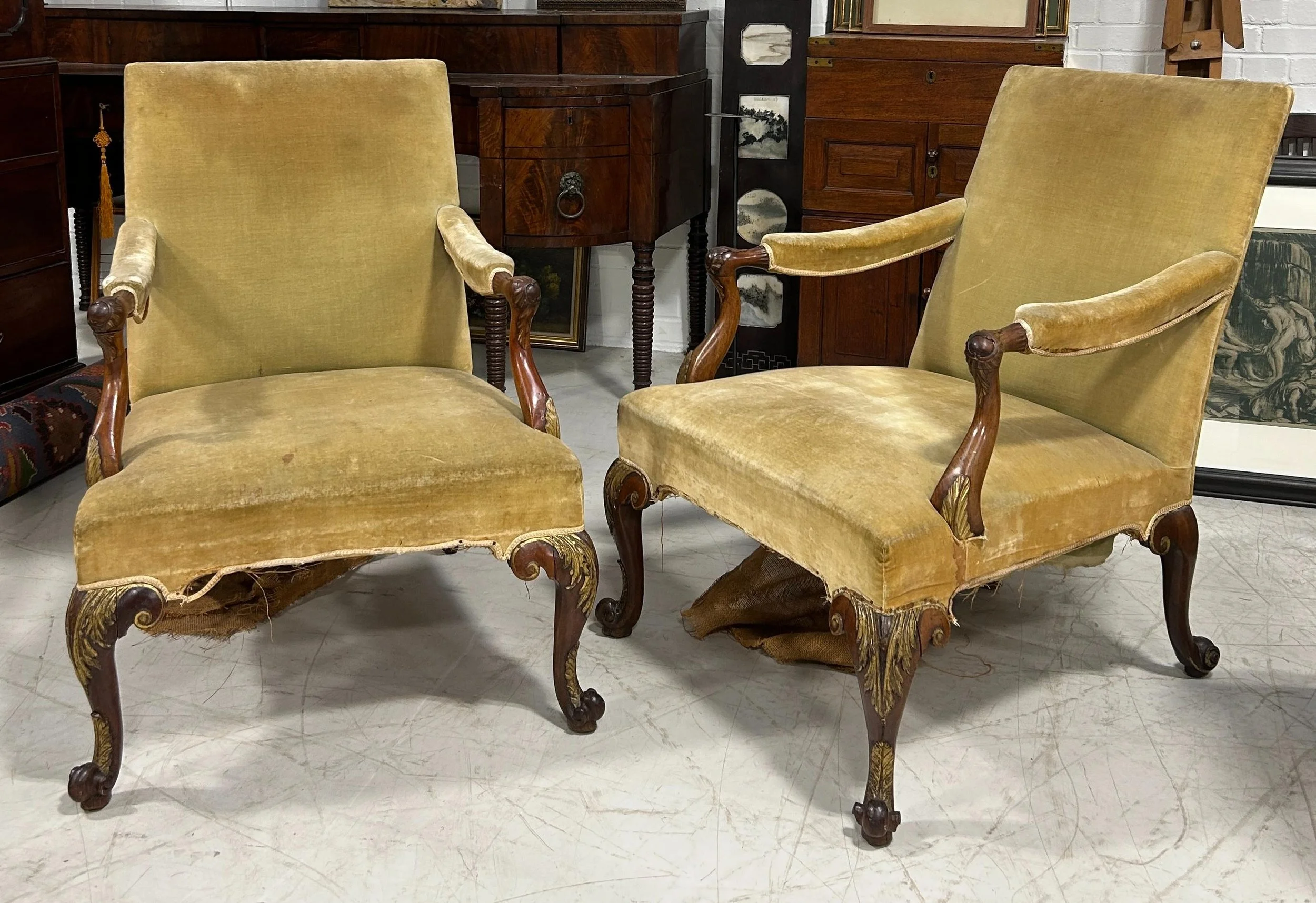 Top tips for buying furniture at auctions