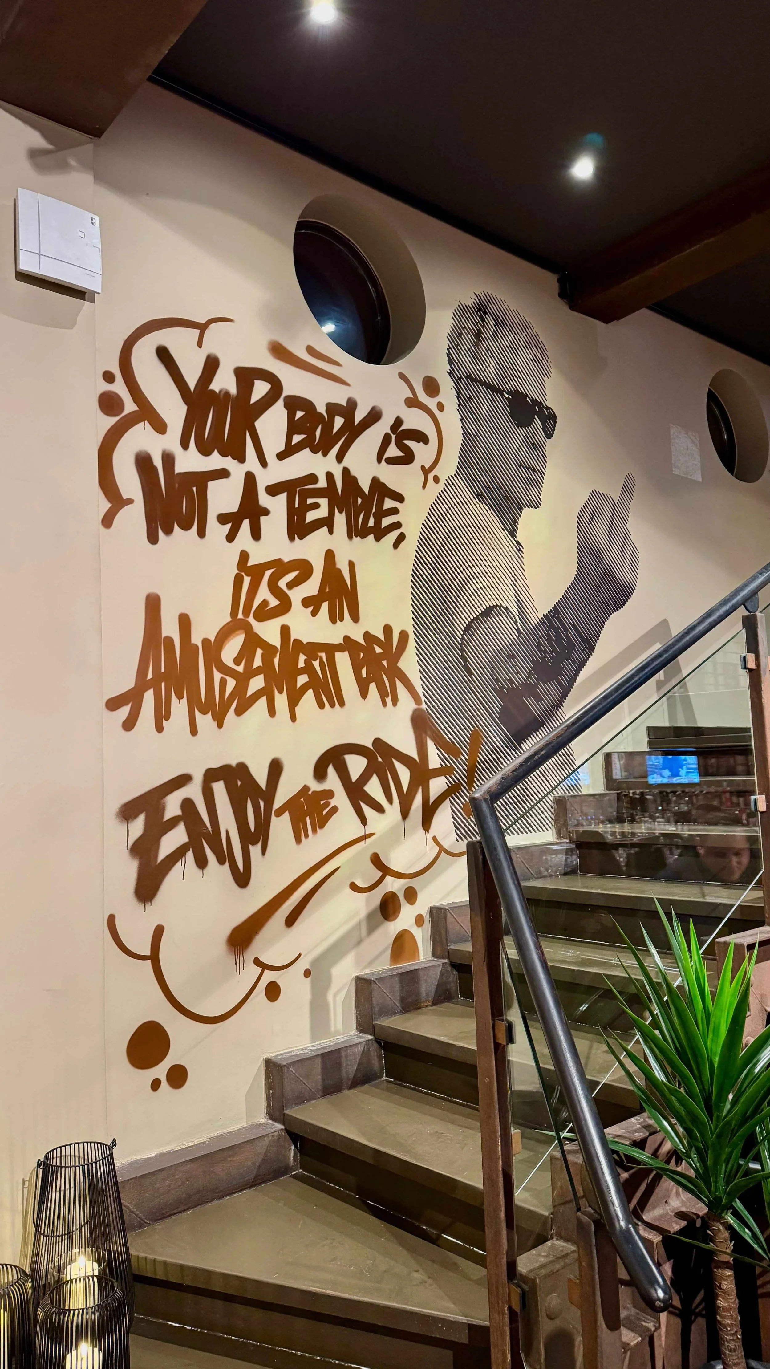 Bernd-Zehner-Restaurant-gestaltung-kunstwerk-graffiti-wandbild-wandgestaltung-12.jpg