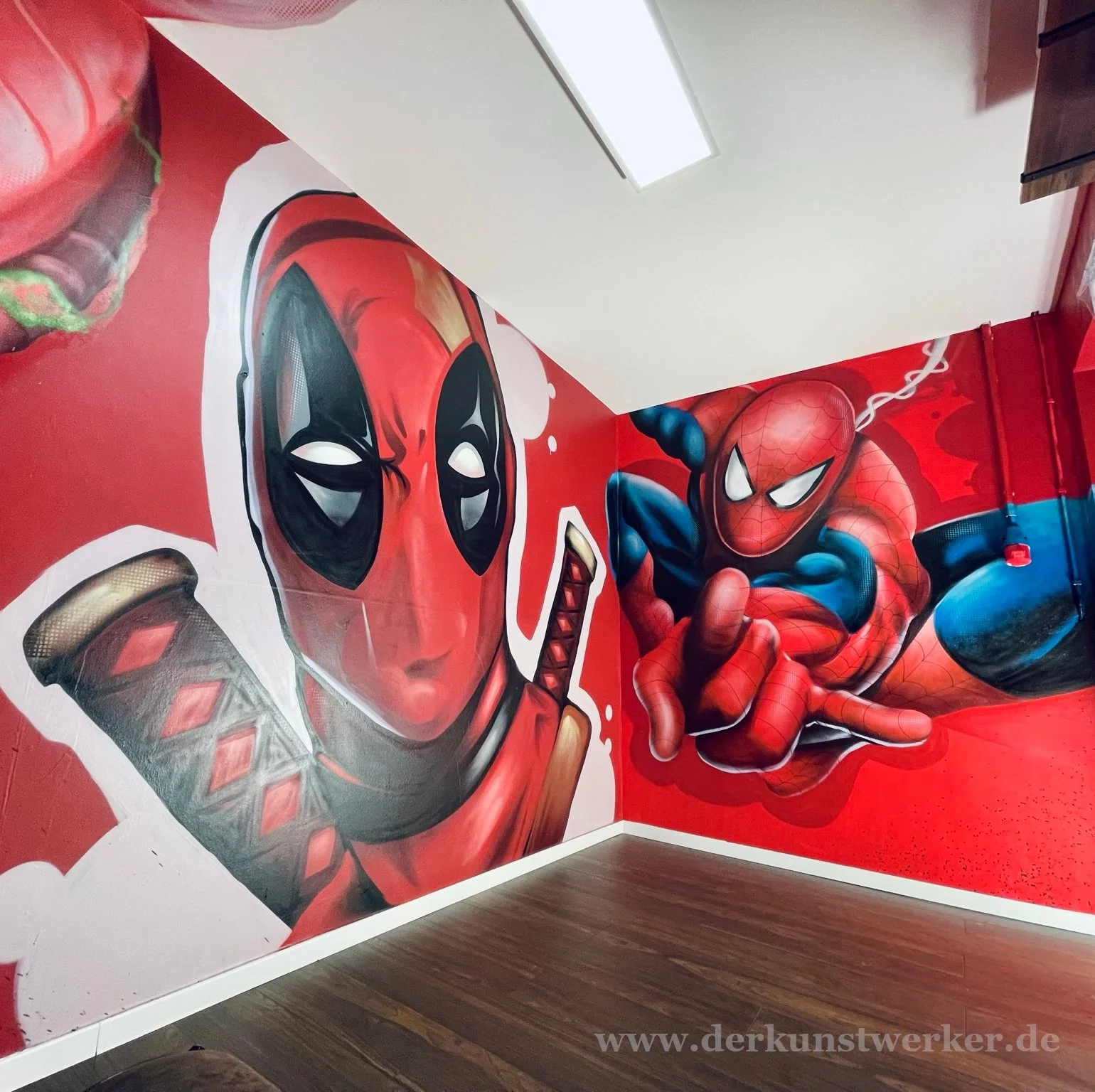 der-kunstwerker-marvel-spiderman-graffiti-deadpool.jpeg